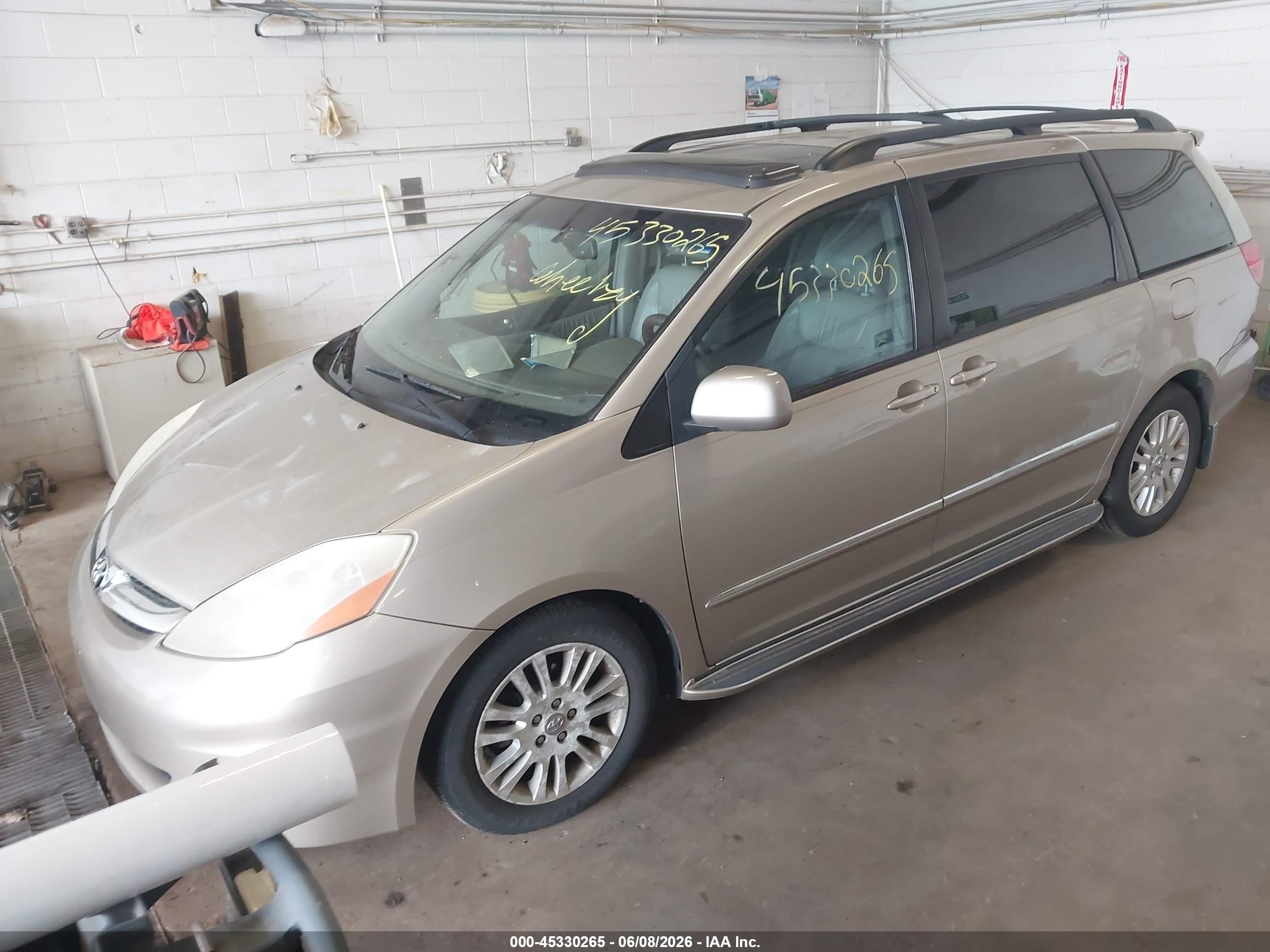 2007 Toyota Sienna Xle Limited Silver vin: 5TDZK22C27S064360