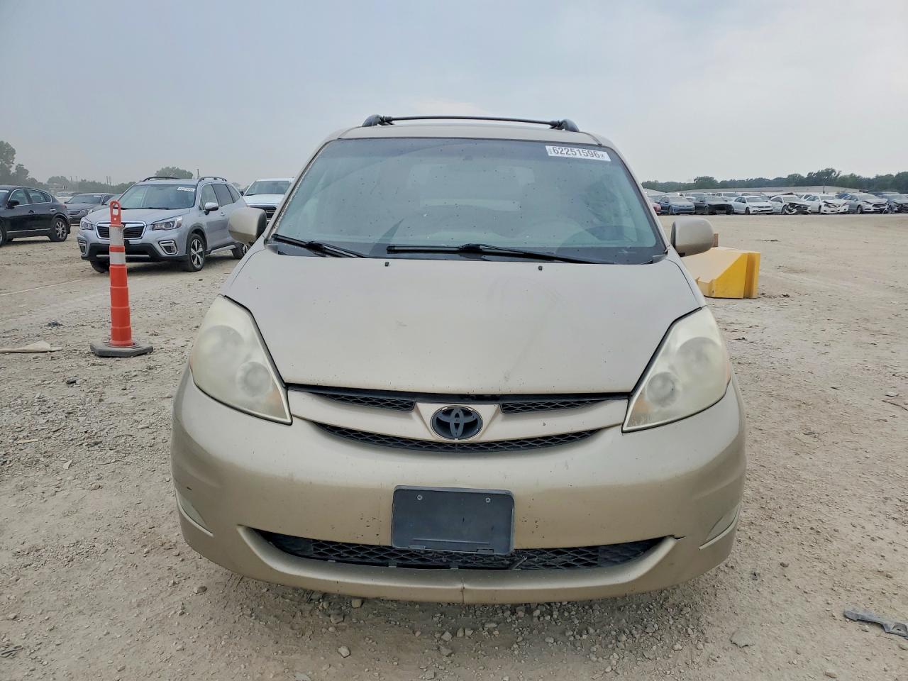 2008 Toyota Sienna Xle Желто-коричневый vin: 5TDZK22C28S178652