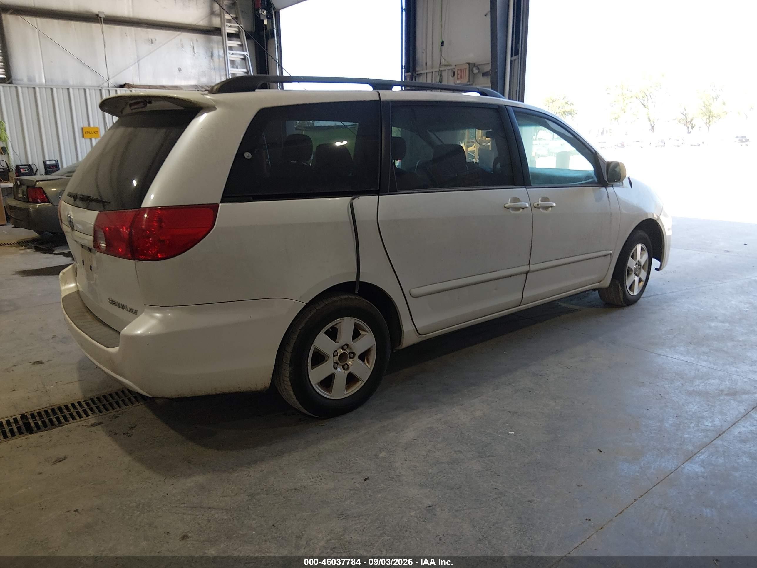 2008 Toyota Sienna Xle White vin: 5TDZK22C28S210628
