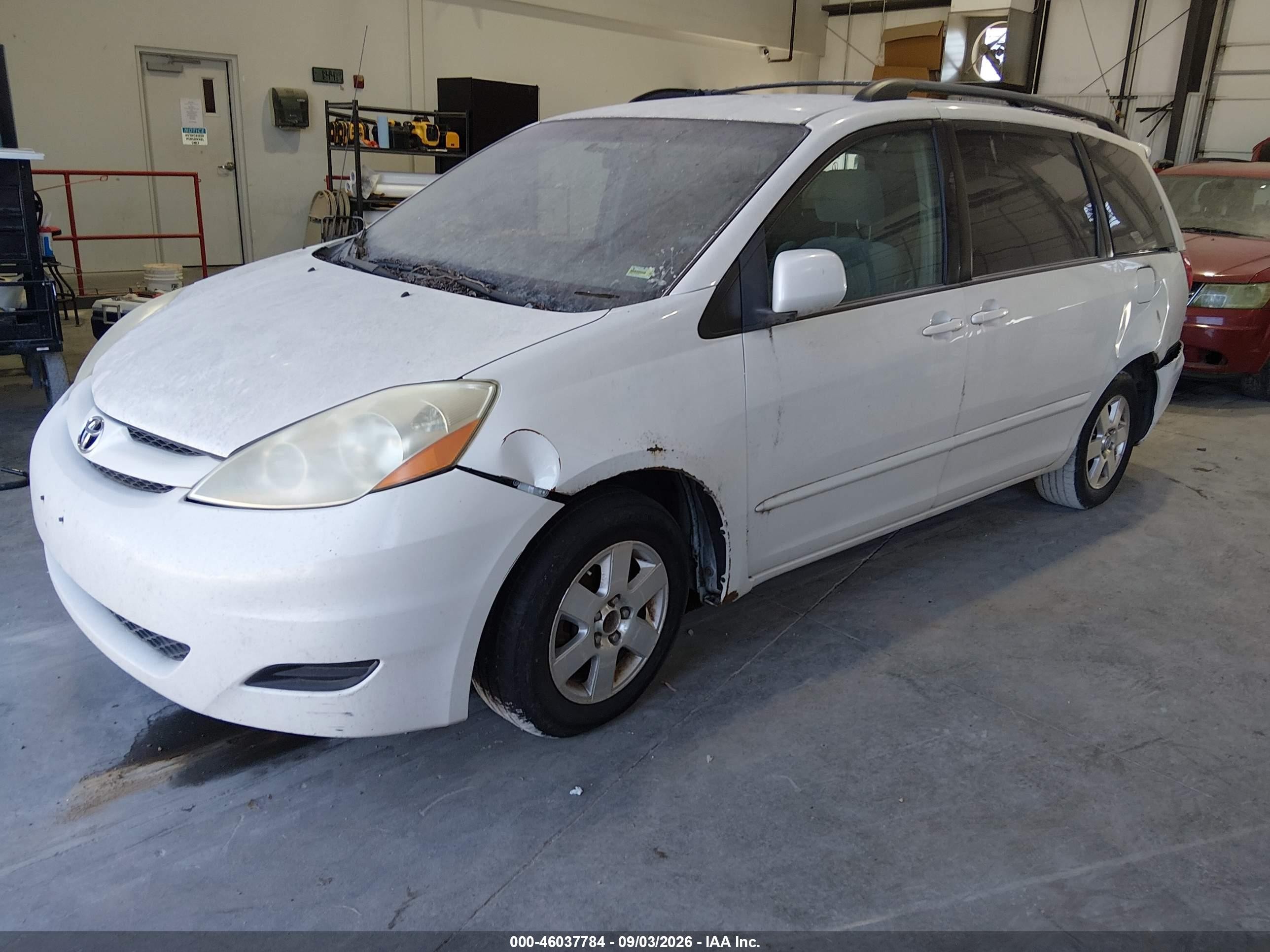 2008 Toyota Sienna Xle White vin: 5TDZK22C28S210628