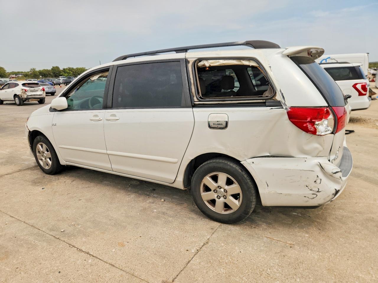 2008 Toyota Sienna Xle White vin: 5TDZK22C28S220351