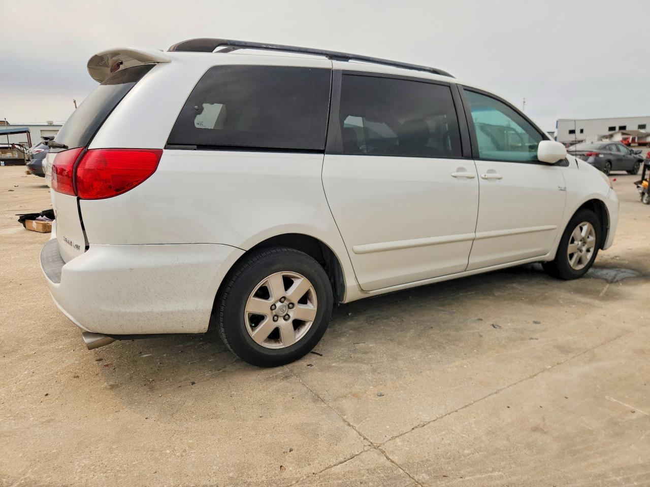 2008 Toyota Sienna Xle White vin: 5TDZK22C28S220351