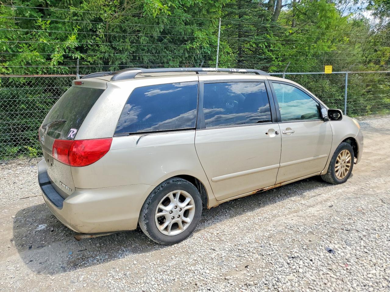2009 Toyota Sienna Xle Gold vin: 5TDZK22C29S230041