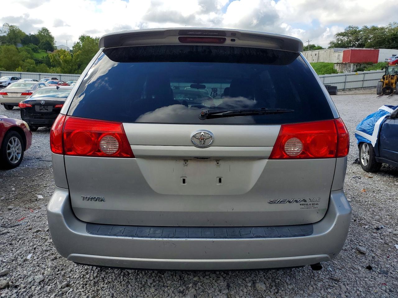 2009 Toyota Sienna Xle Серый vin: 5TDZK22C29S281796