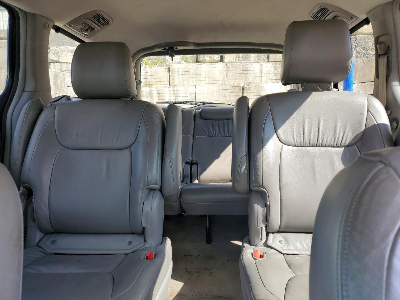 2009 Toyota Sienna Xle Серый vin: 5TDZK22C29S281796