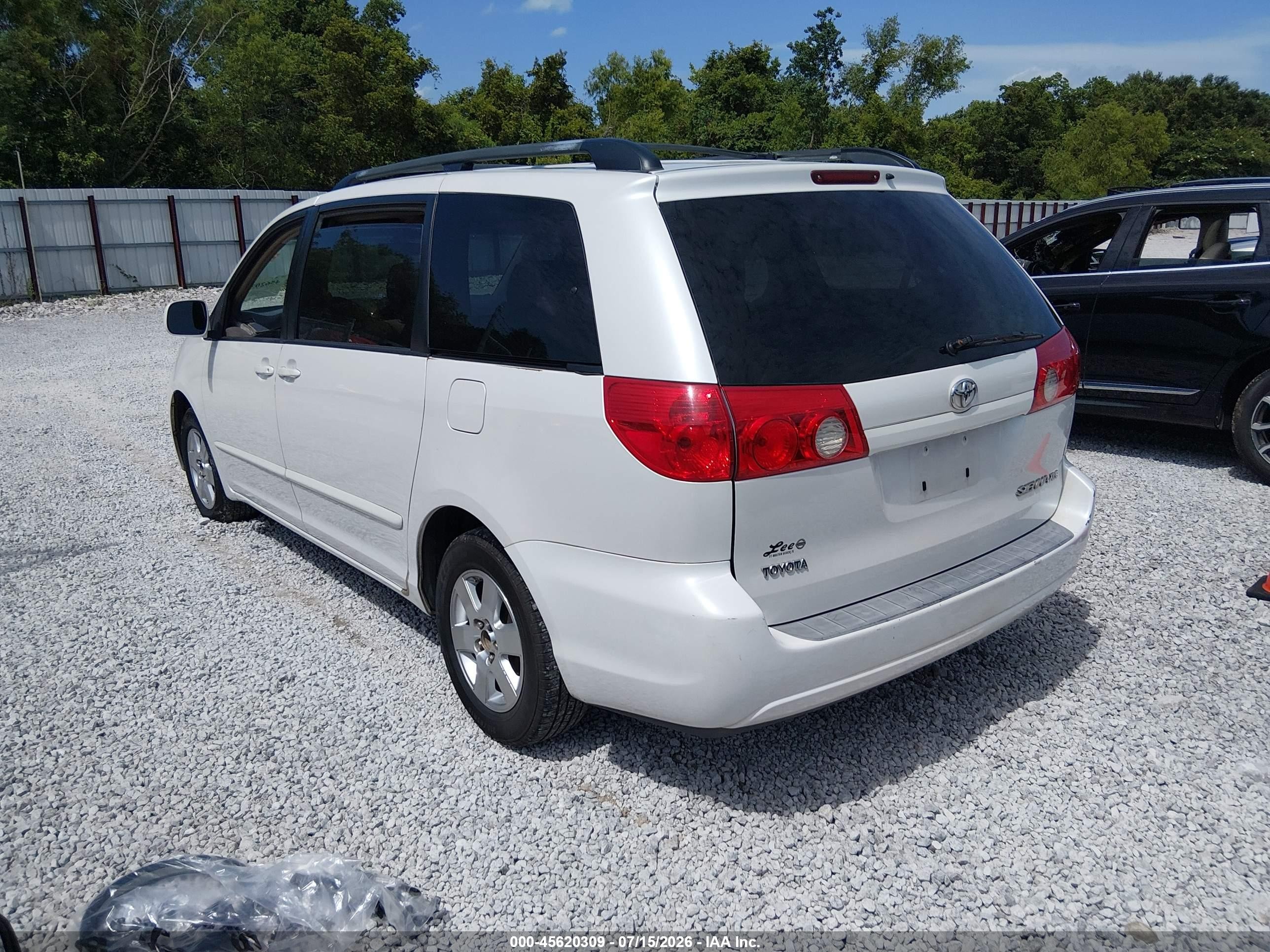 2007 Toyota Sienna Xle White vin: 5TDZK22C37S018410