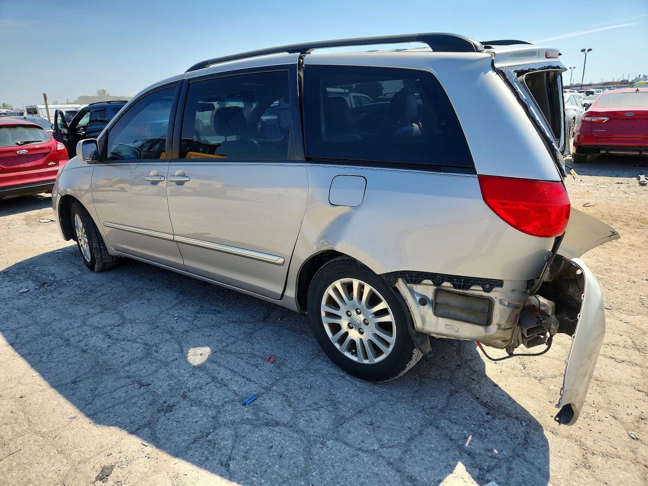 2007 Toyota Sienna Xle Limited 7-passenger Silver vin: 5TDZK22C37S046529