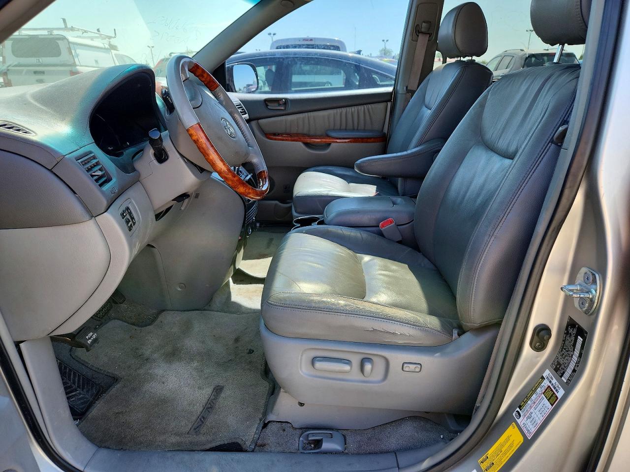 2007 Toyota Sienna Xle Limited 7-passenger Silver vin: 5TDZK22C37S046529