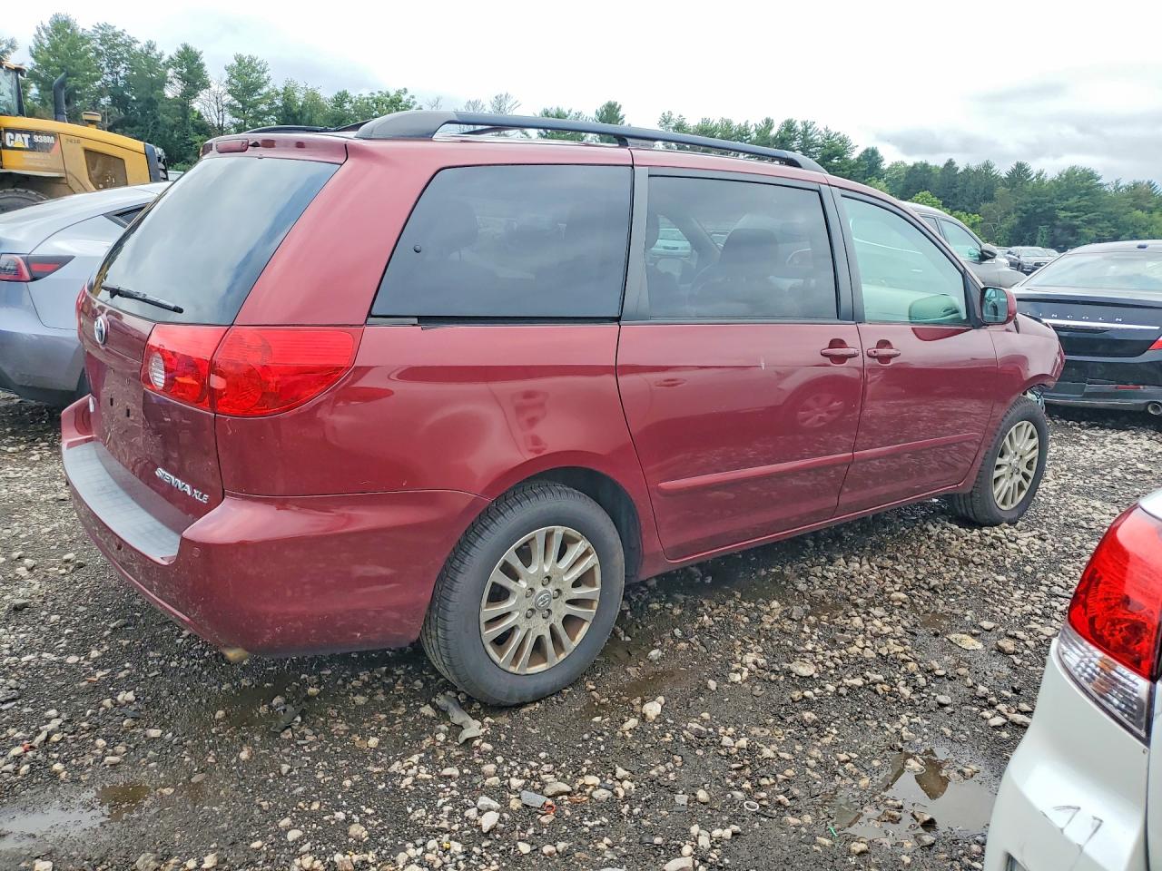2008 Toyota Sienna Burgundy vin: 5TDZK22C38S181849