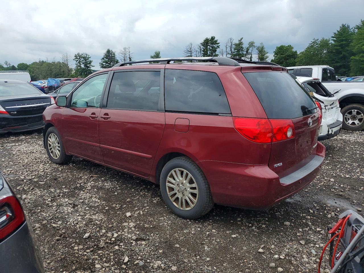 2008 Toyota Sienna Burgundy vin: 5TDZK22C38S181849