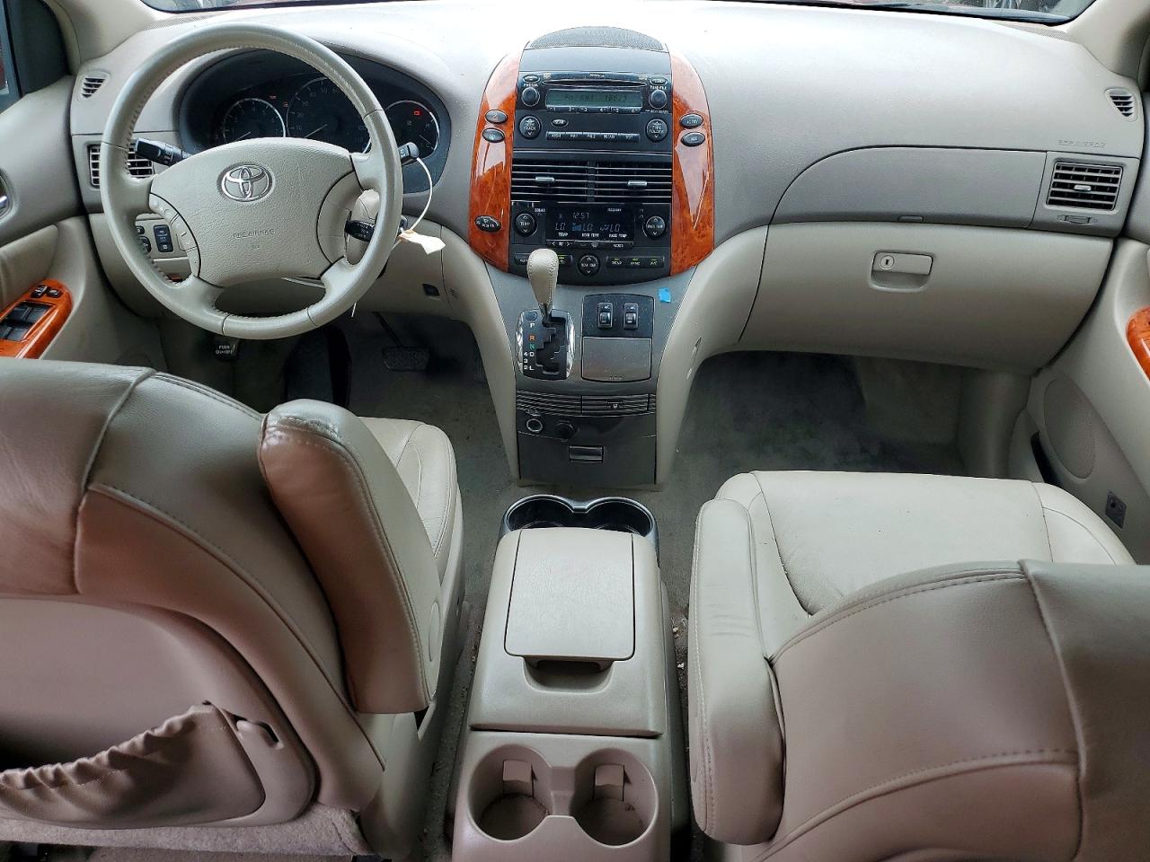 2008 Toyota Sienna Burgundy vin: 5TDZK22C38S181849