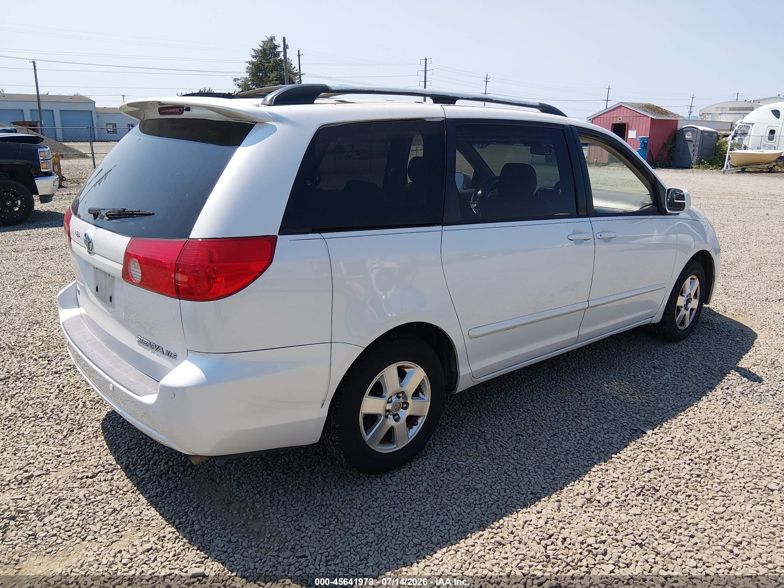 2008 Toyota Sienna Xle White vin: 5TDZK22C38S195069