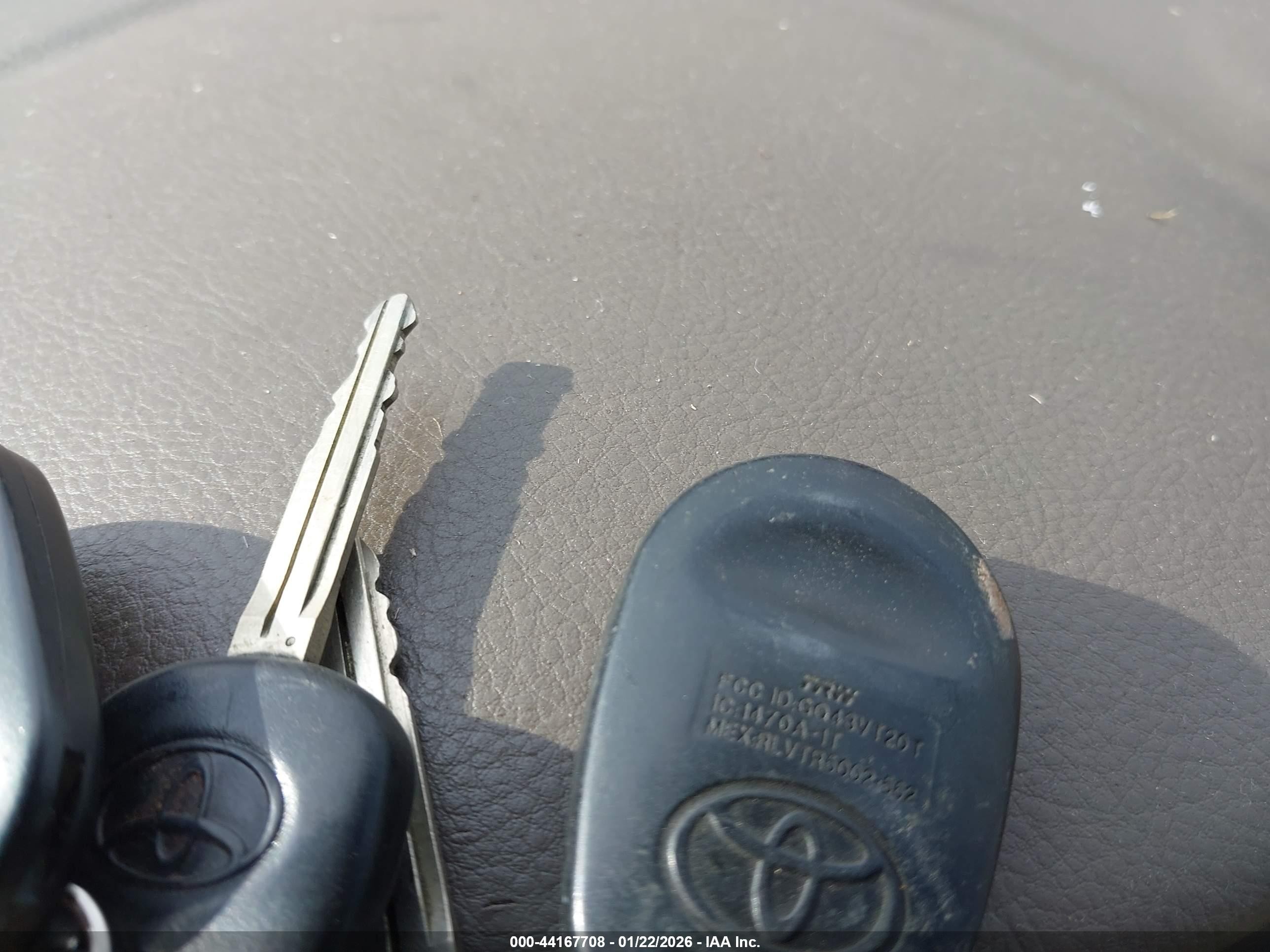 2008 Toyota Sienna Xle Желто-коричневый vin: 5TDZK22C38S199378