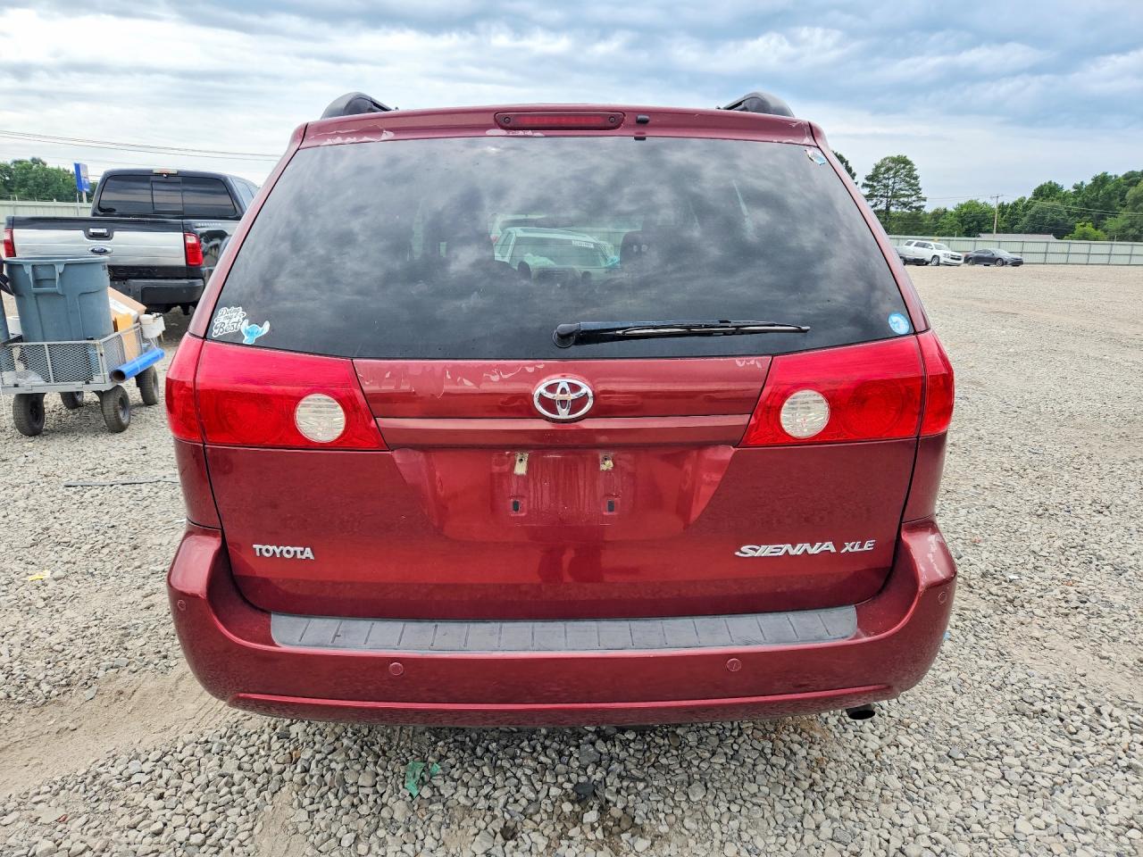 2008 Toyota Sienna Xle Maroon vin: 5TDZK22C38S224988