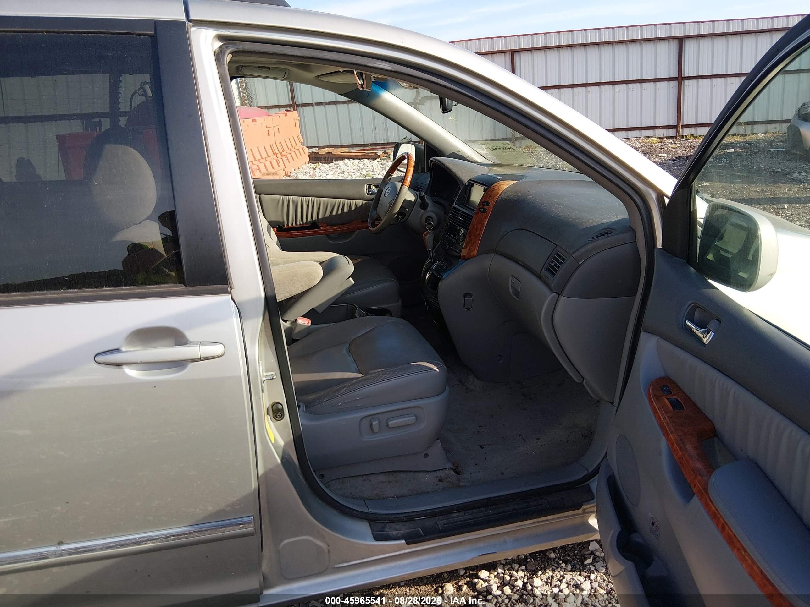 2009 Toyota Sienna Limited Silver vin: 5TDZK22C39S264974