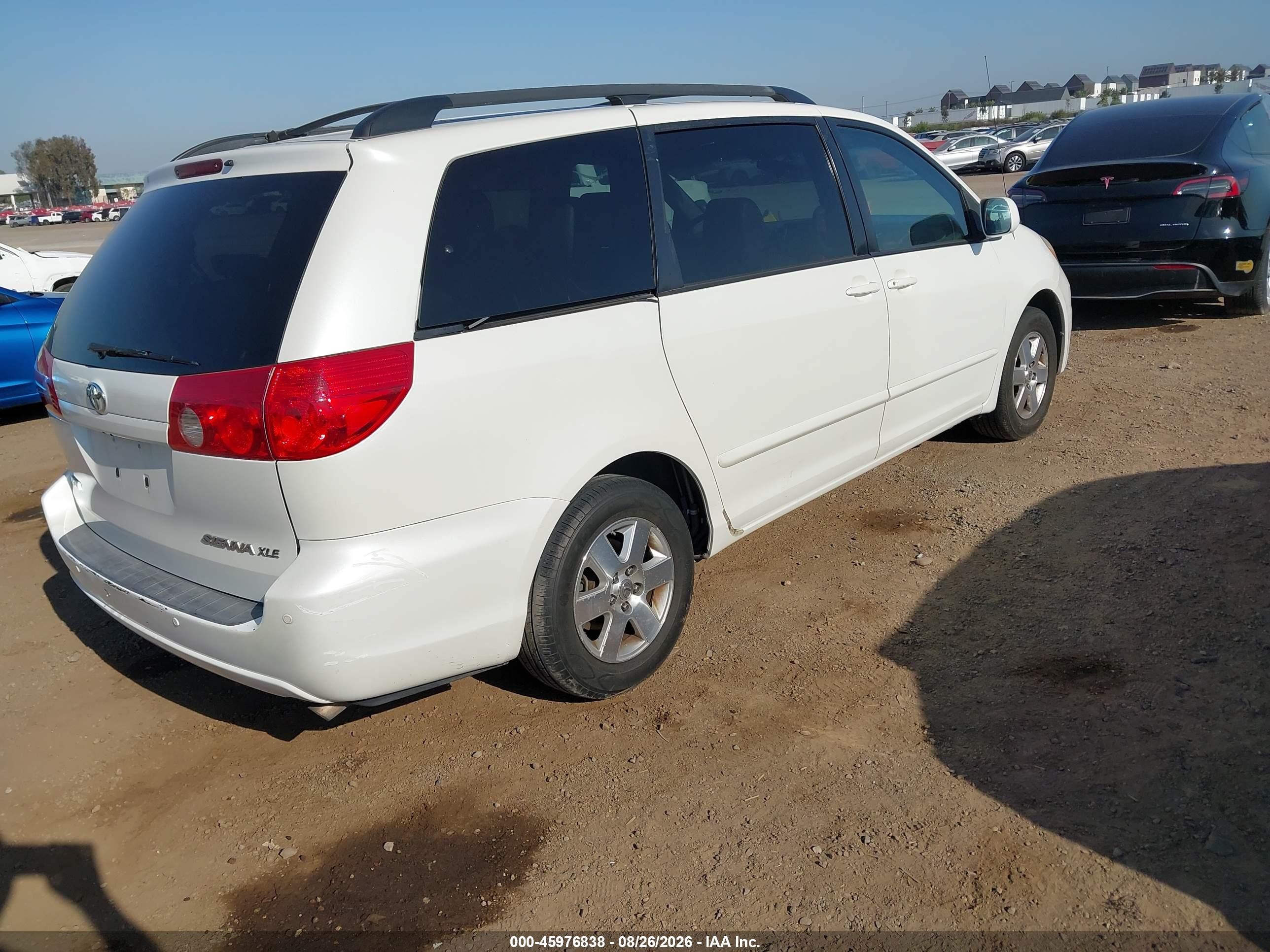2009 Toyota Sienna Xle White vin: 5TDZK22C39S271925