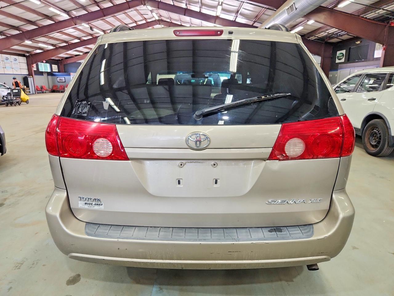 2007 Toyota Sienna Xle 7-passenger Beige vin: 5TDZK22C47S030467