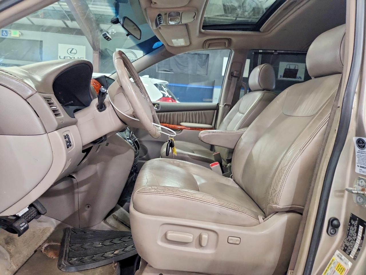 2007 Toyota Sienna Xle 7-passenger Beige vin: 5TDZK22C47S030467