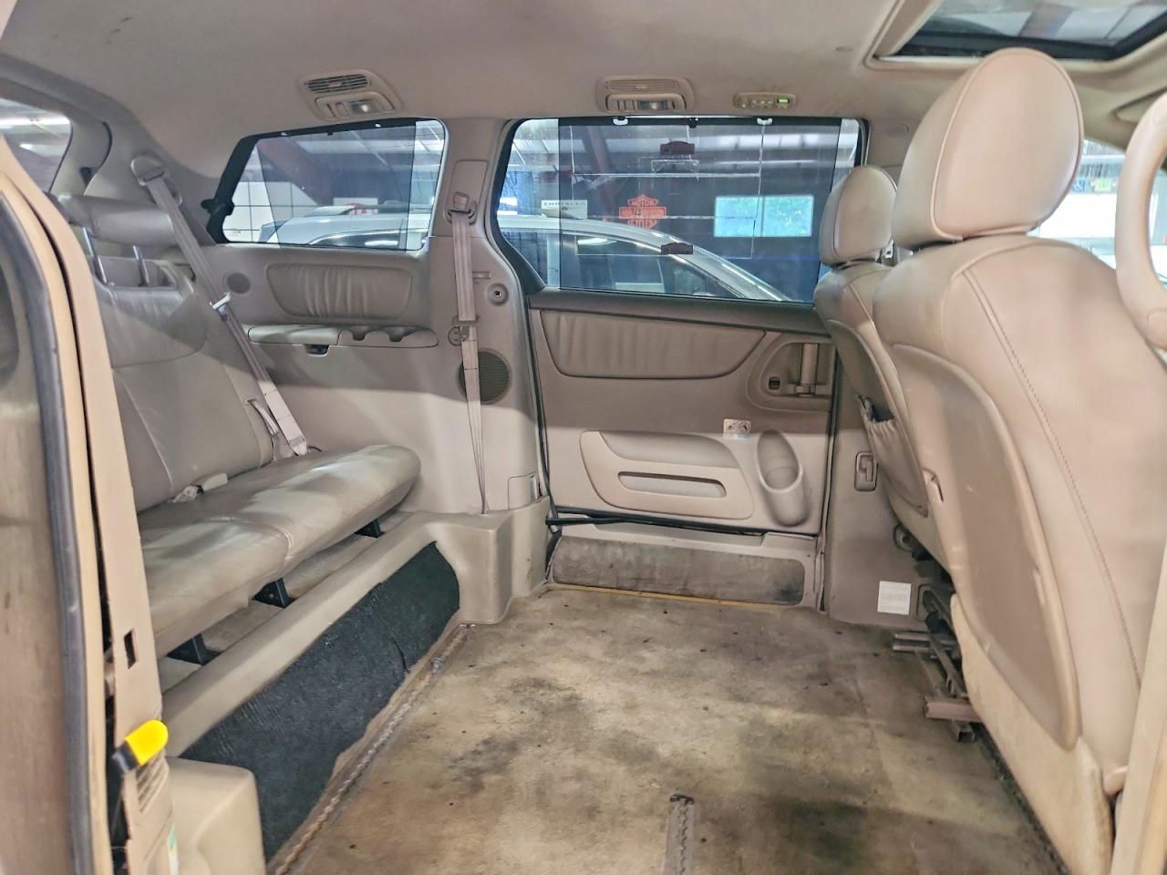 2007 Toyota Sienna Xle 7-passenger Beige vin: 5TDZK22C47S030467