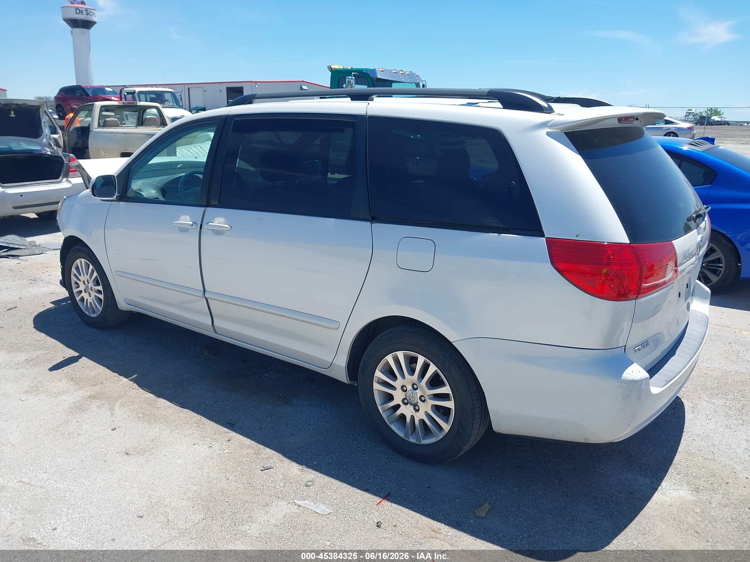 2007 Toyota Sienna Xle White vin: 5TDZK22C47S092449