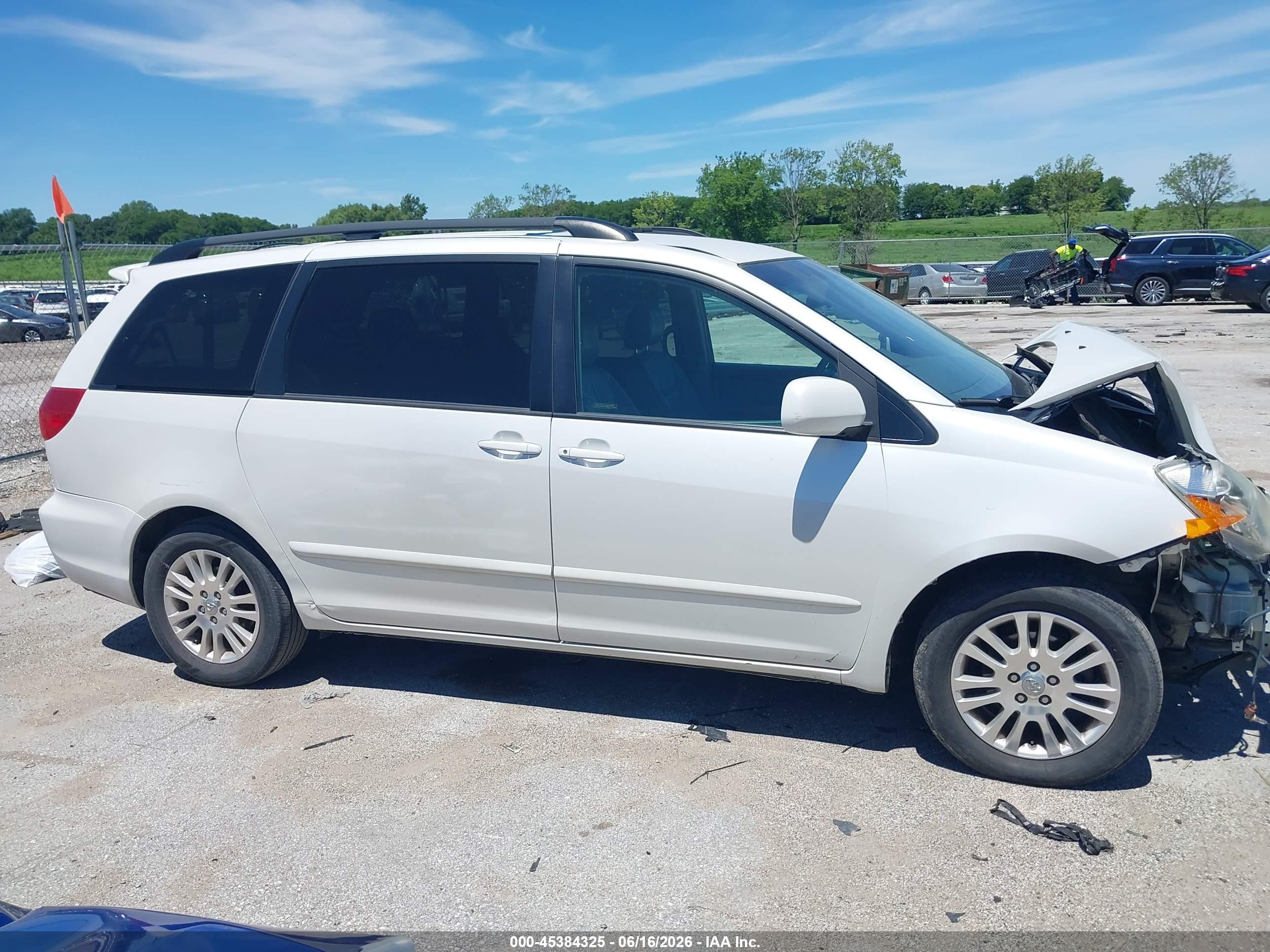 2007 Toyota Sienna Xle White vin: 5TDZK22C47S092449
