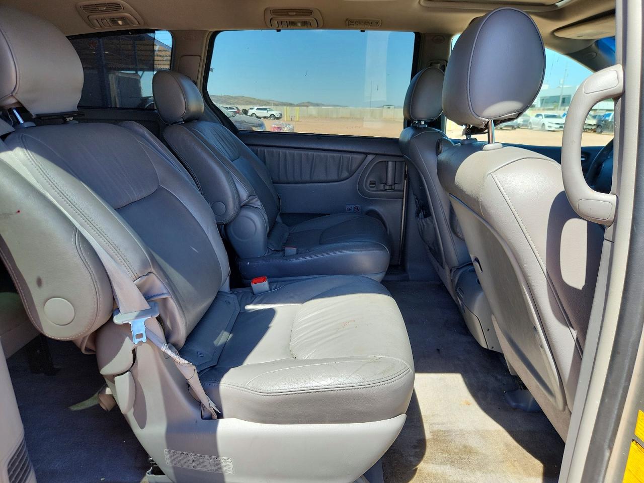 2007 Toyota Sienna Xle 7-passenger Серебряный vin: 5TDZK22C47S098946