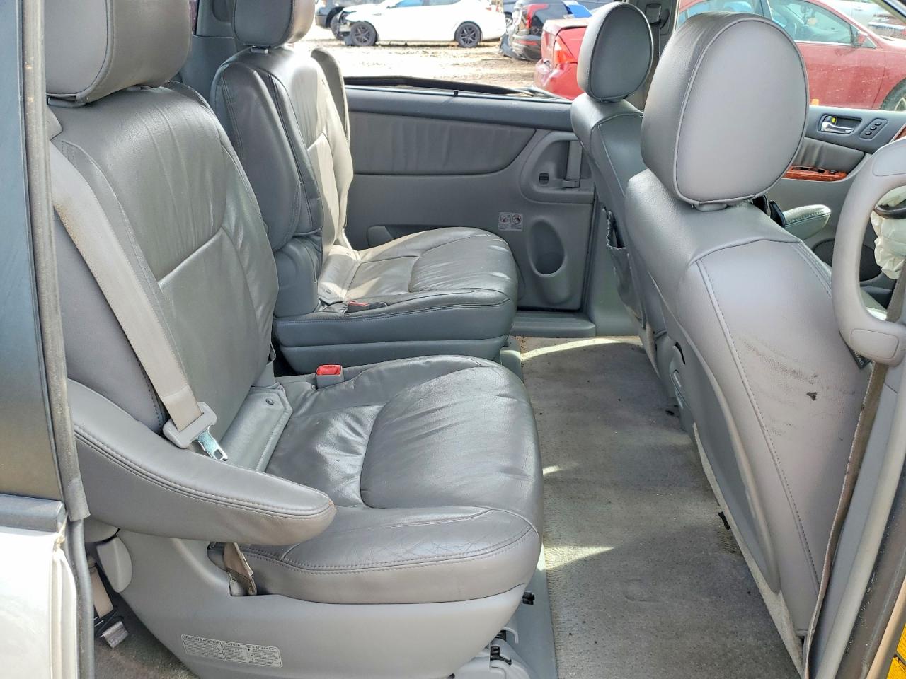 2008 Toyota Sienna Xle Limited Silver vin: 5TDZK22C48S101748