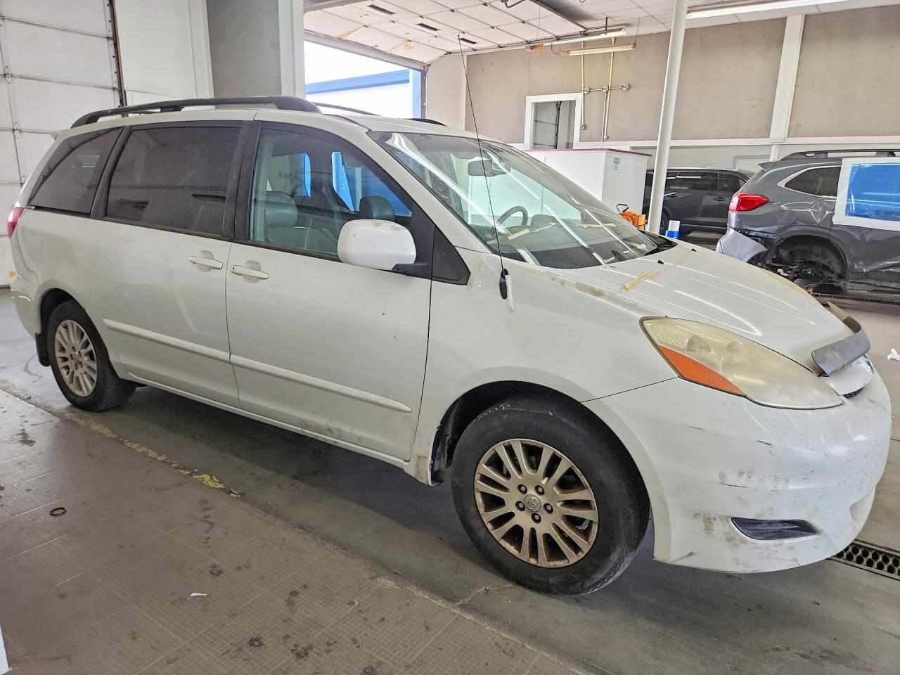 2008 Toyota Sienna Xle White vin: 5TDZK22C48S113995