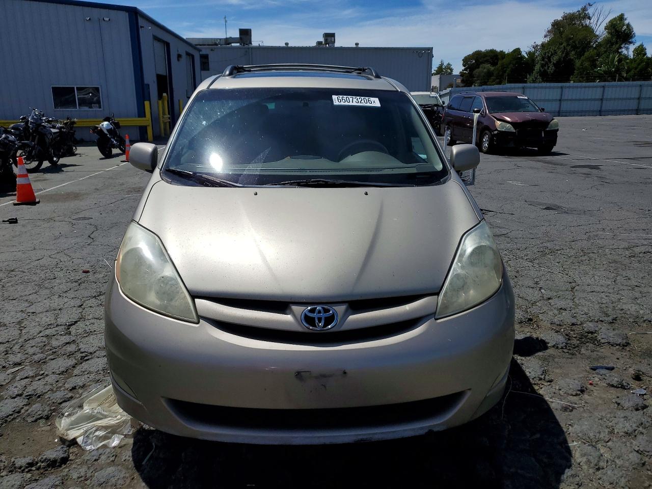 2008 Toyota Sienna Xle Gold vin: 5TDZK22C48S127542