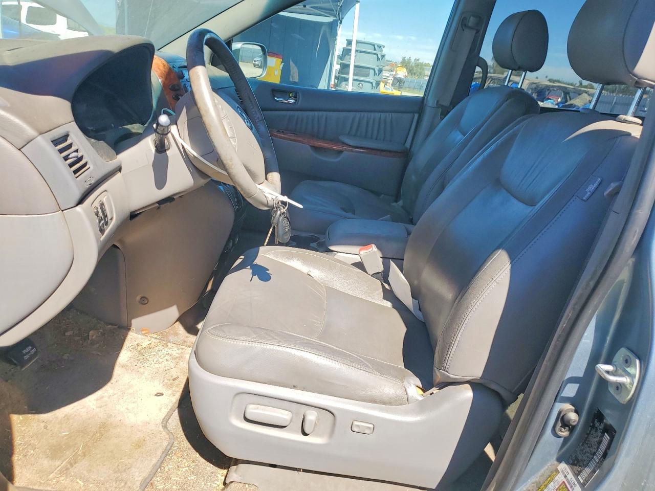 2008 Toyota Sienna Blue vin: 5TDZK22C48S152280