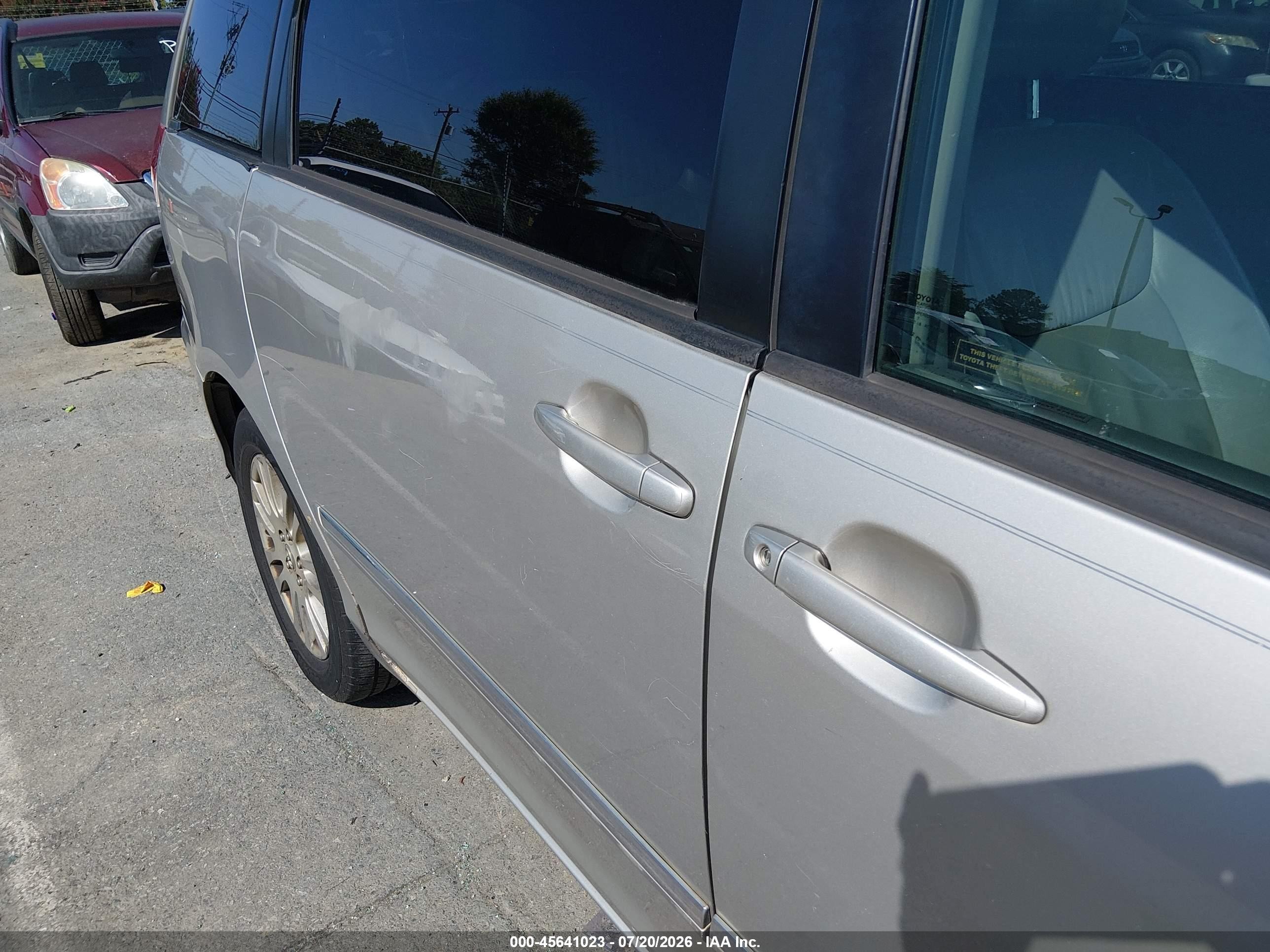 2008 Toyota Sienna Limited Серый vin: 5TDZK22C48S152375