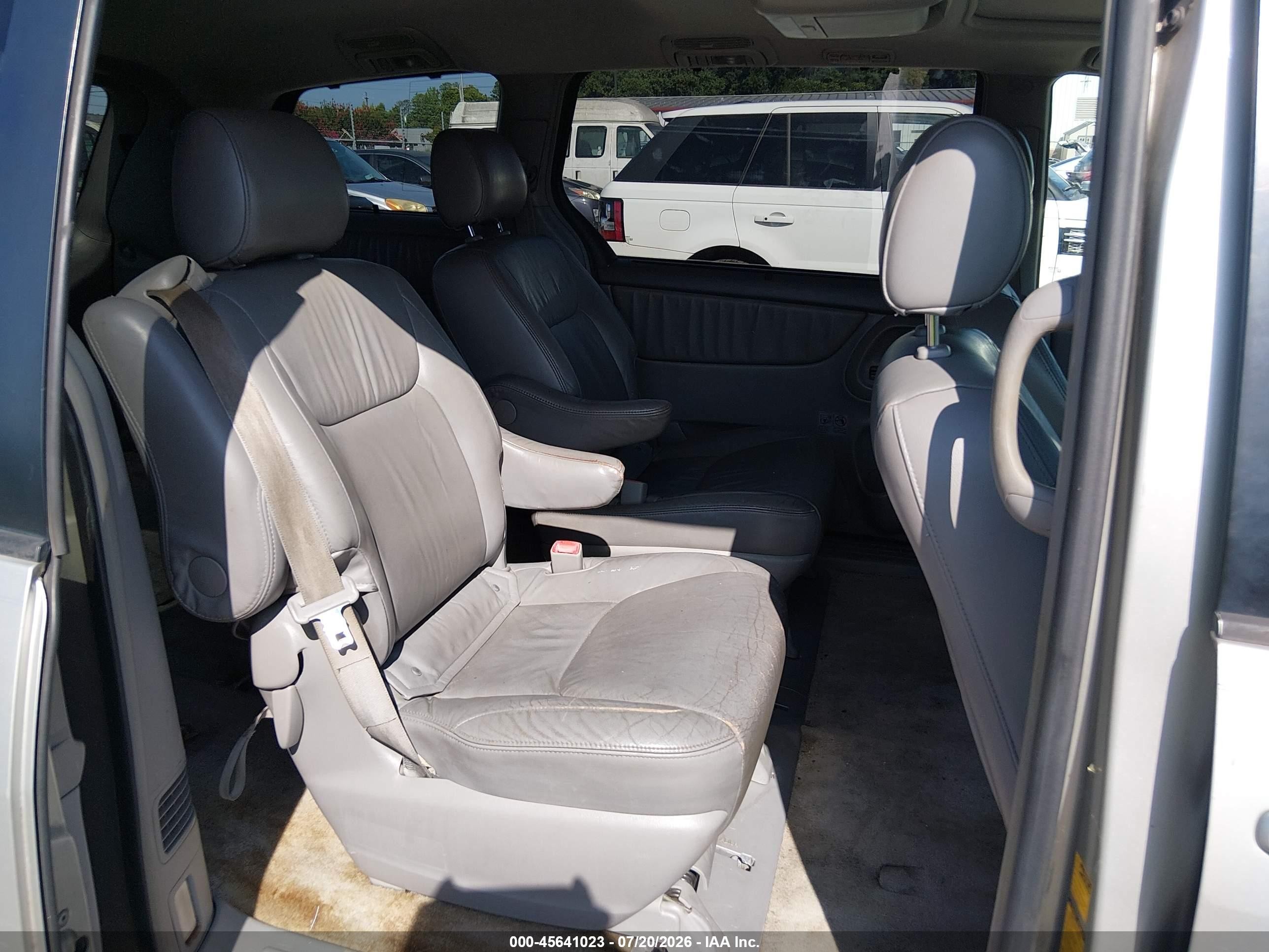 2008 Toyota Sienna Limited Серый vin: 5TDZK22C48S152375