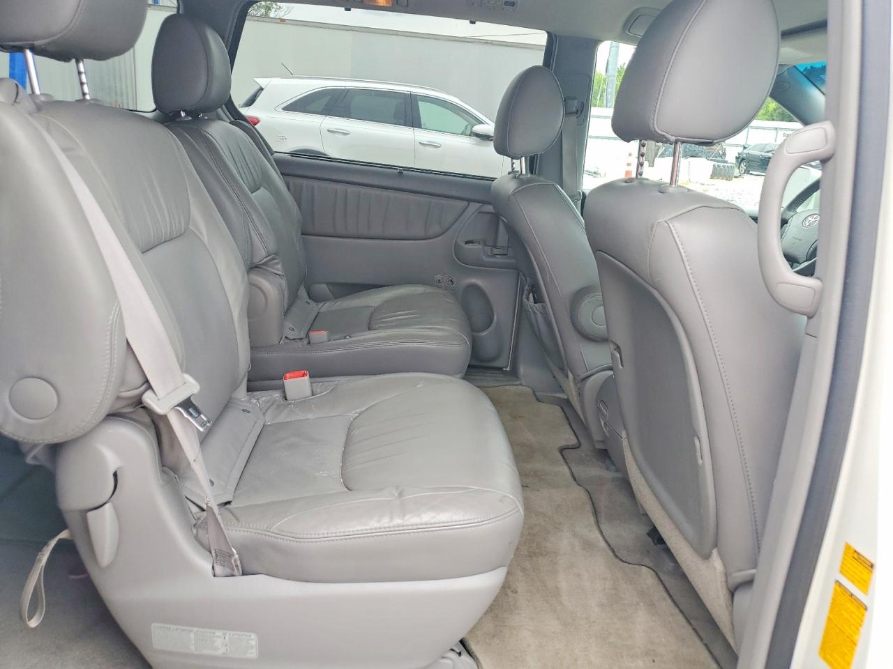 2009 Toyota Sienna Xle White vin: 5TDZK22C49S238609