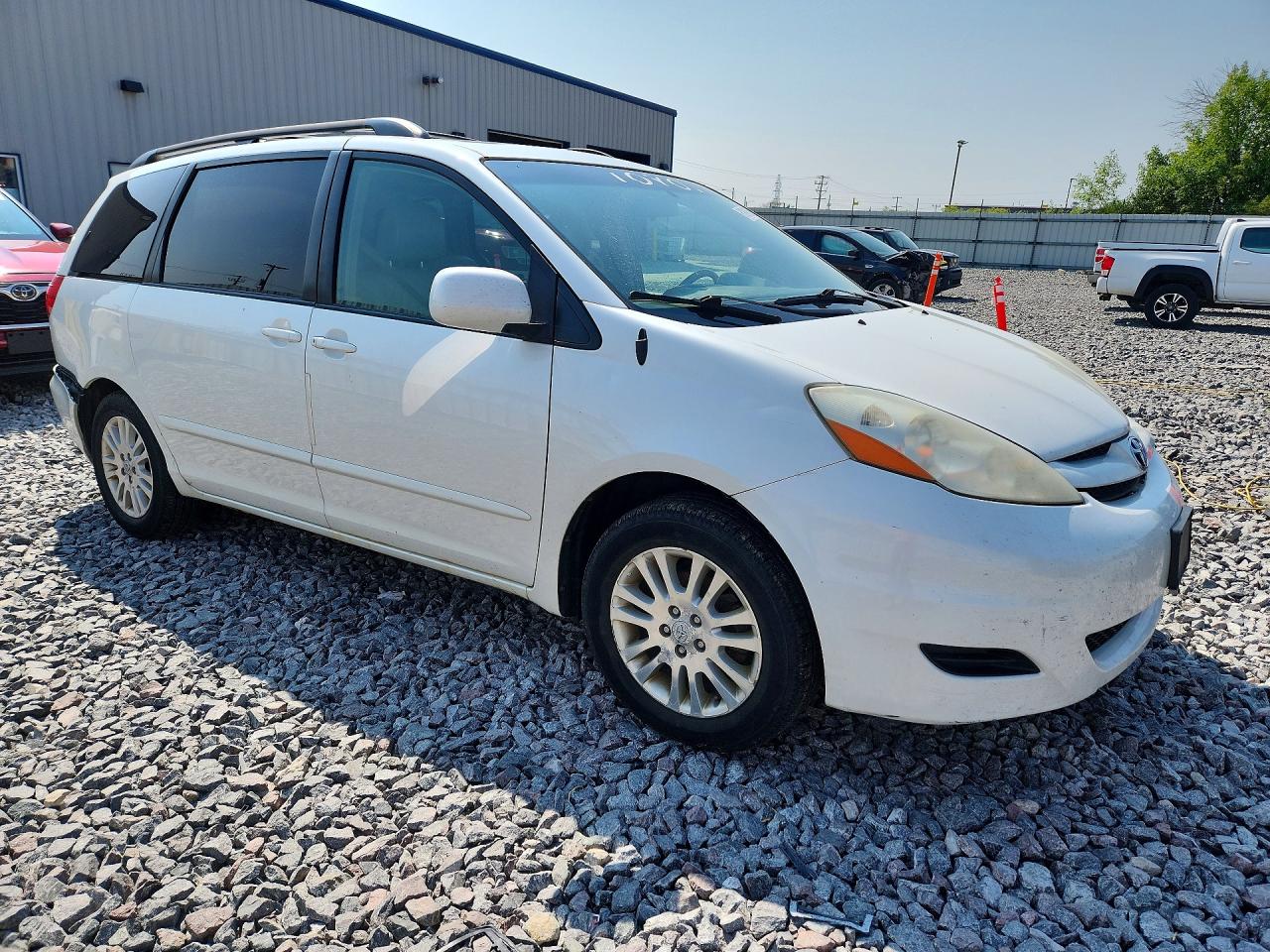 2009 Toyota Sienna Xle White vin: 5TDZK22C49S243101