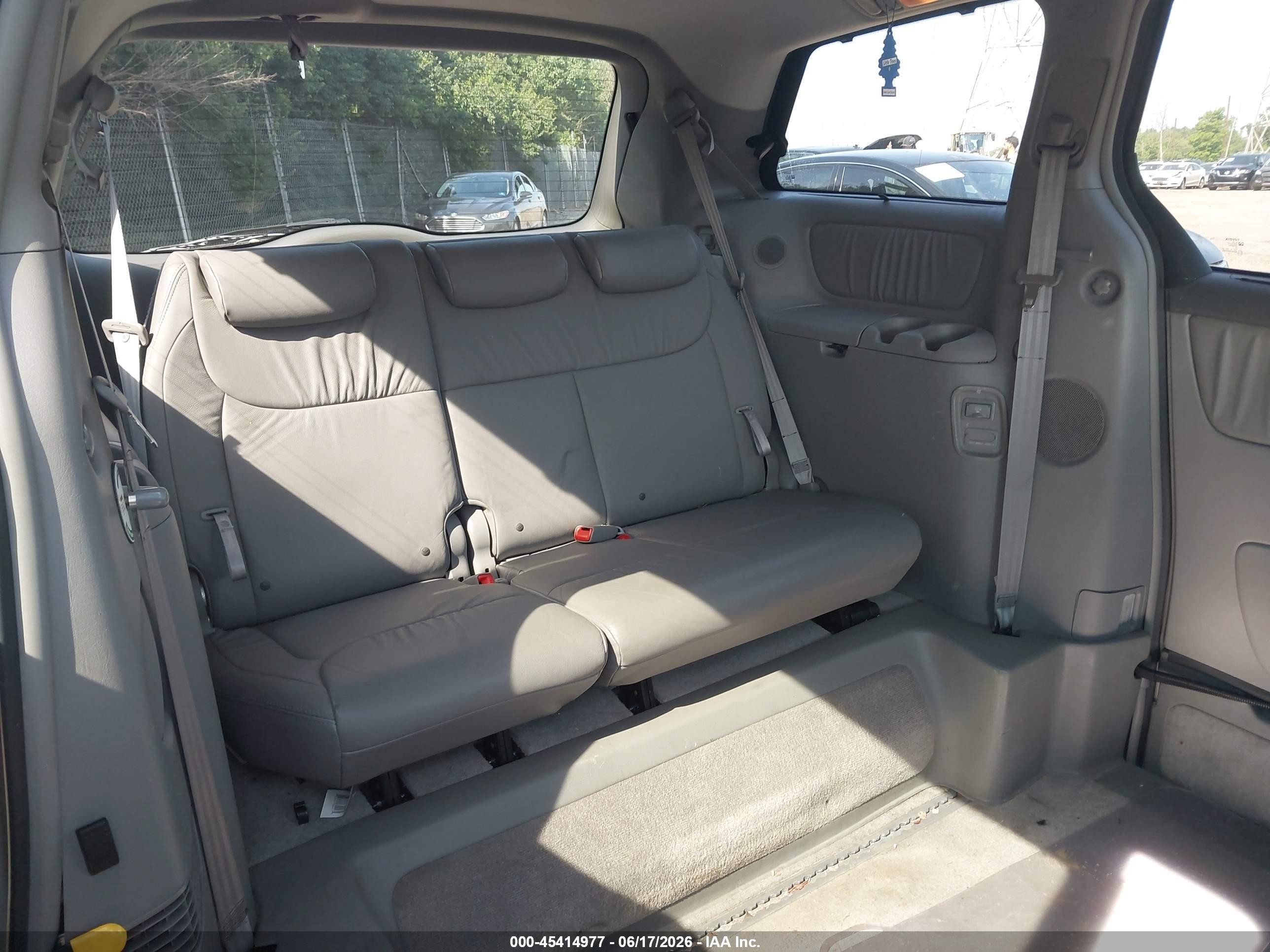 2007 Toyota Sienna Xle Limited Желто-коричневый vin: 5TDZK22C57S063784