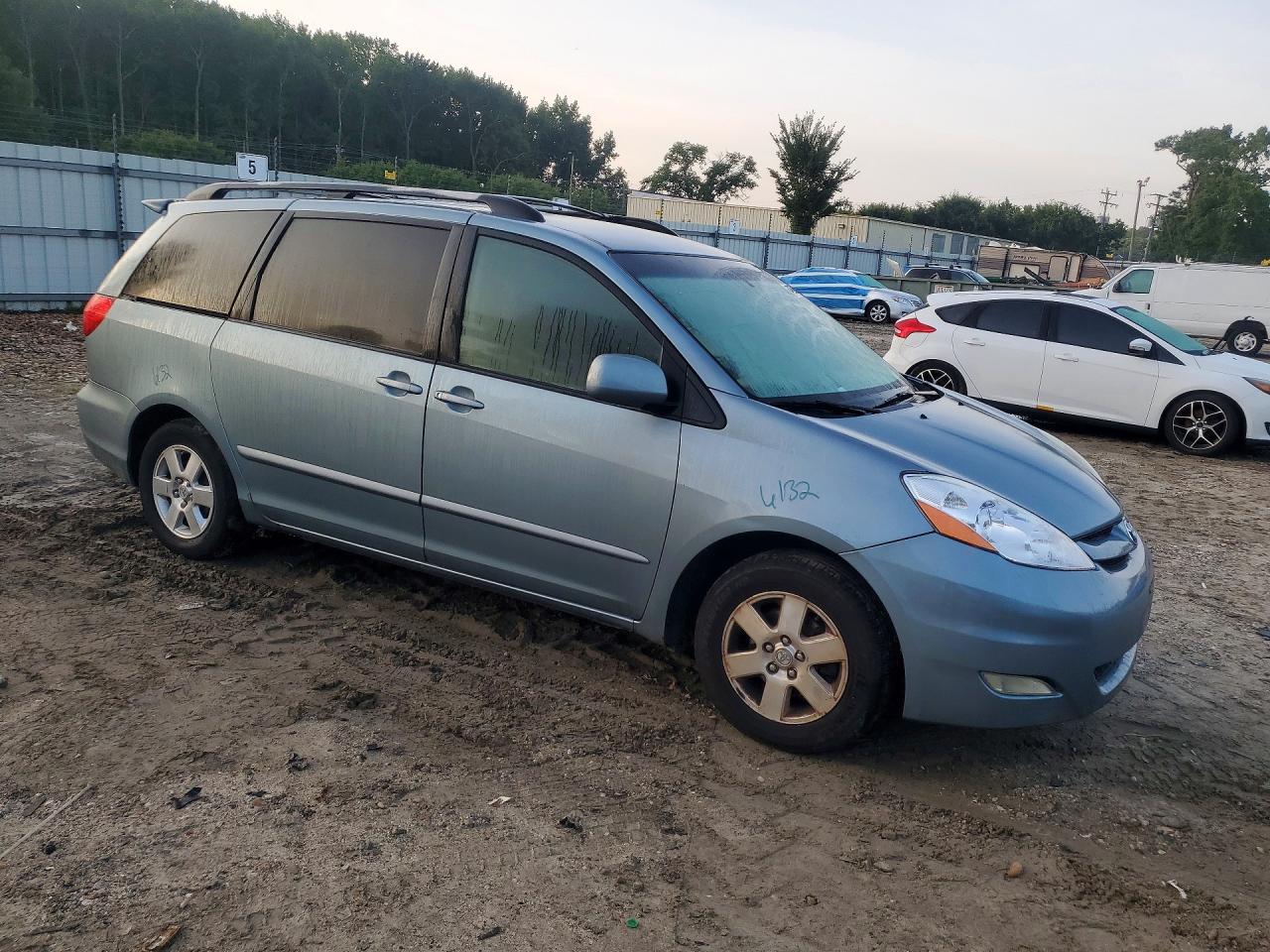 2007 Toyota Sienna Xle 7-passenger Blue vin: 5TDZK22C57S095280