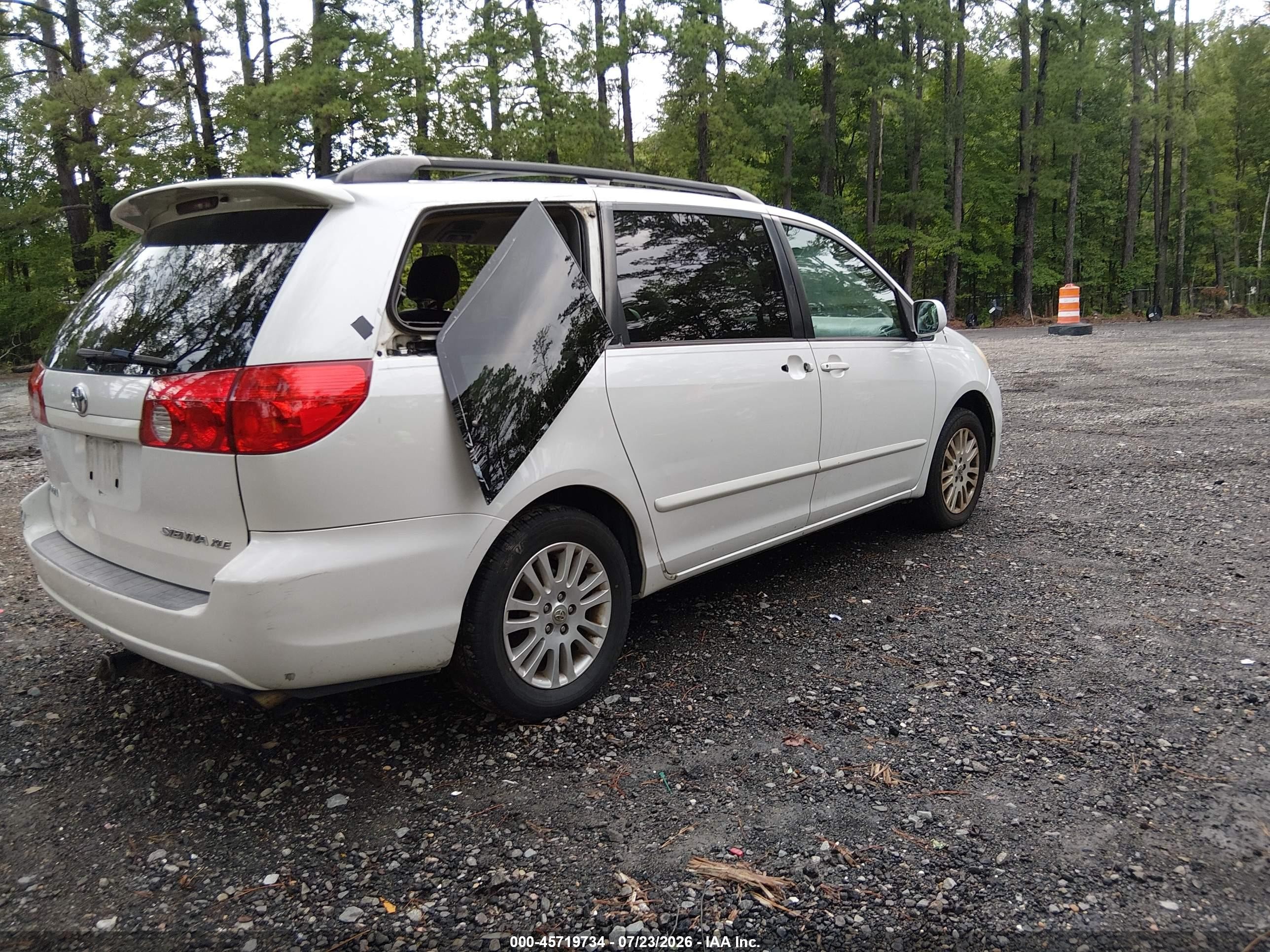 2008 Toyota Sienna Xle White vin: 5TDZK22C58S217041