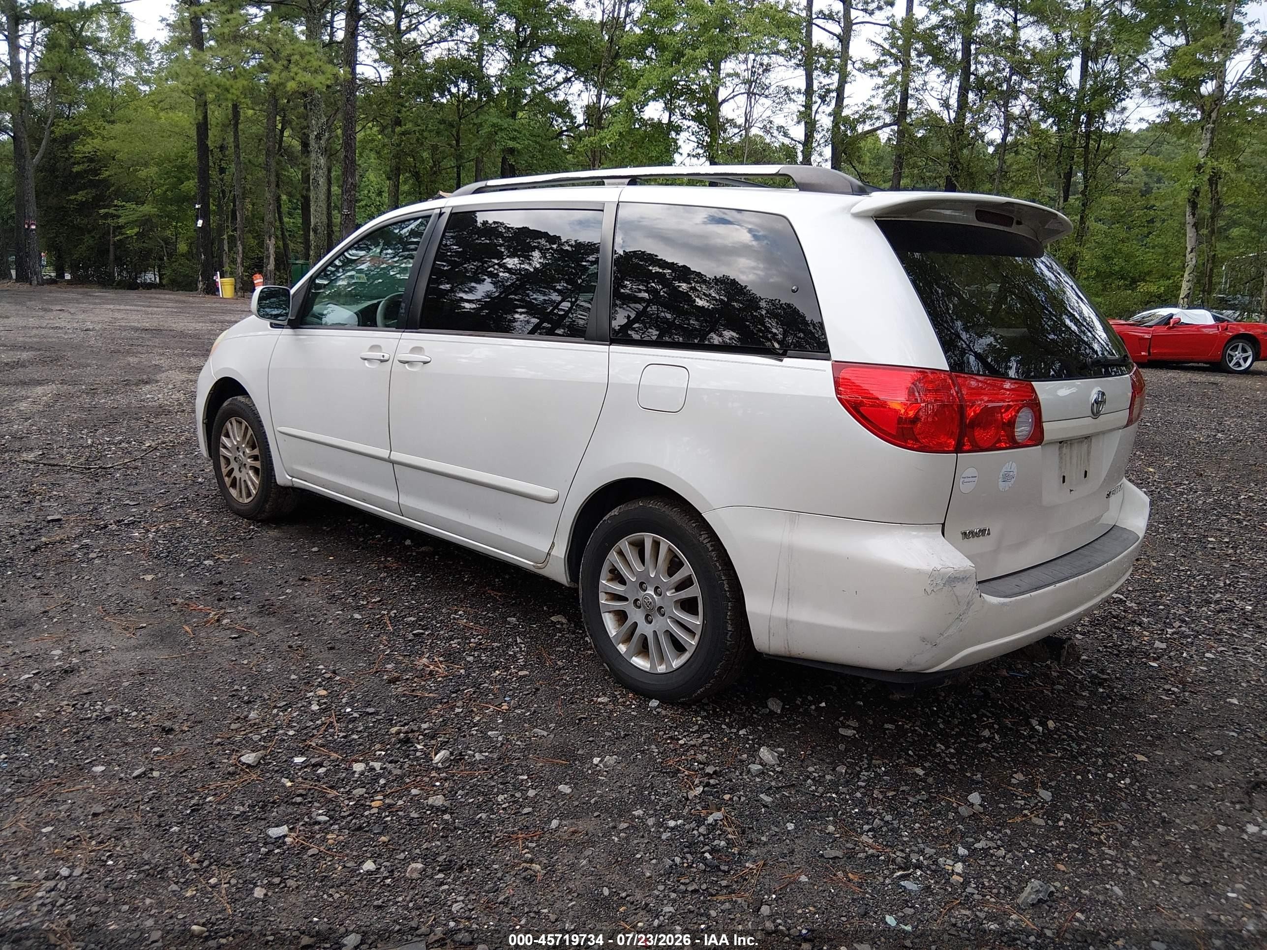 2008 Toyota Sienna Xle White vin: 5TDZK22C58S217041