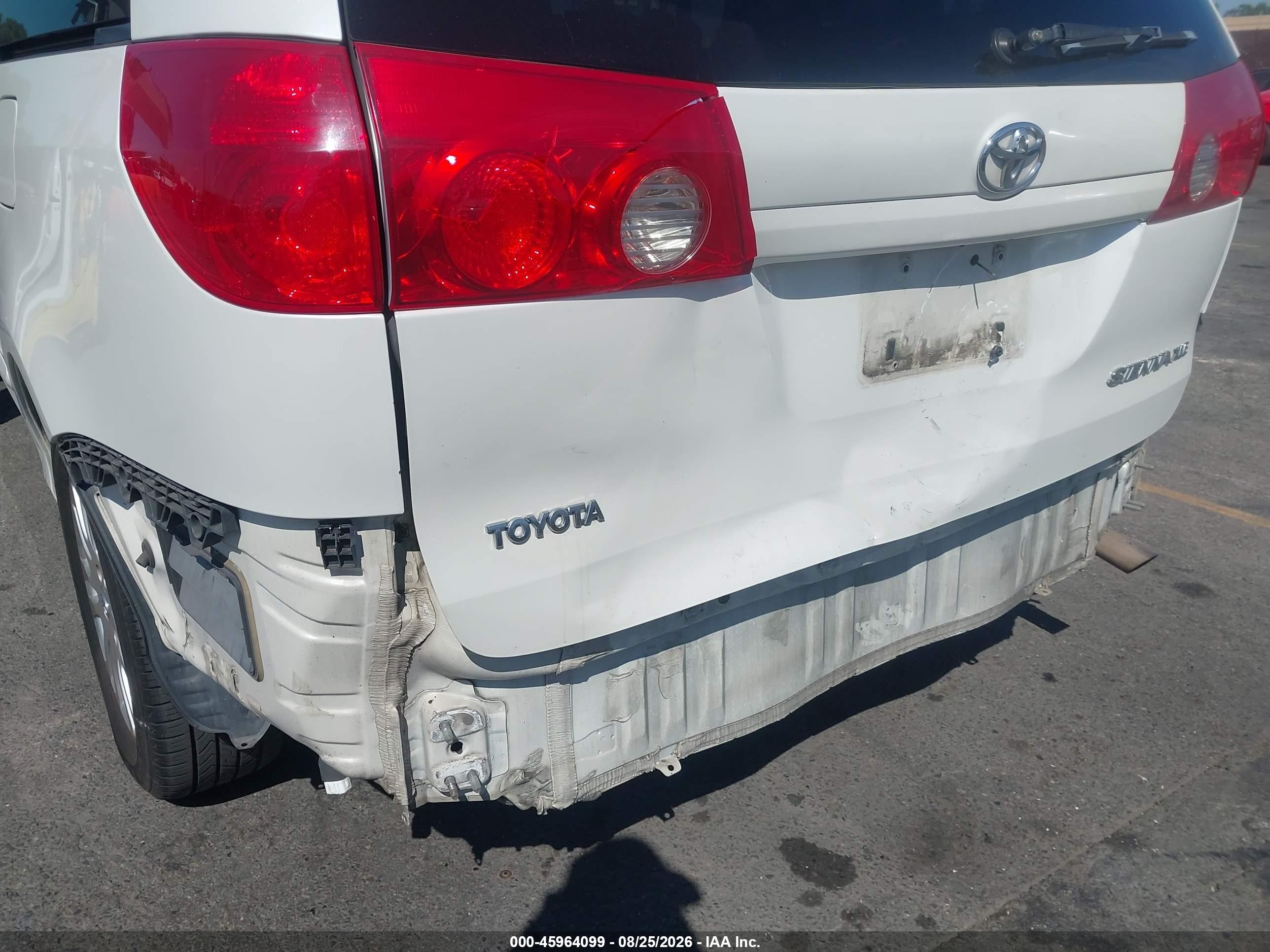 2009 Toyota Sienna Xle White vin: 5TDZK22C59S227988