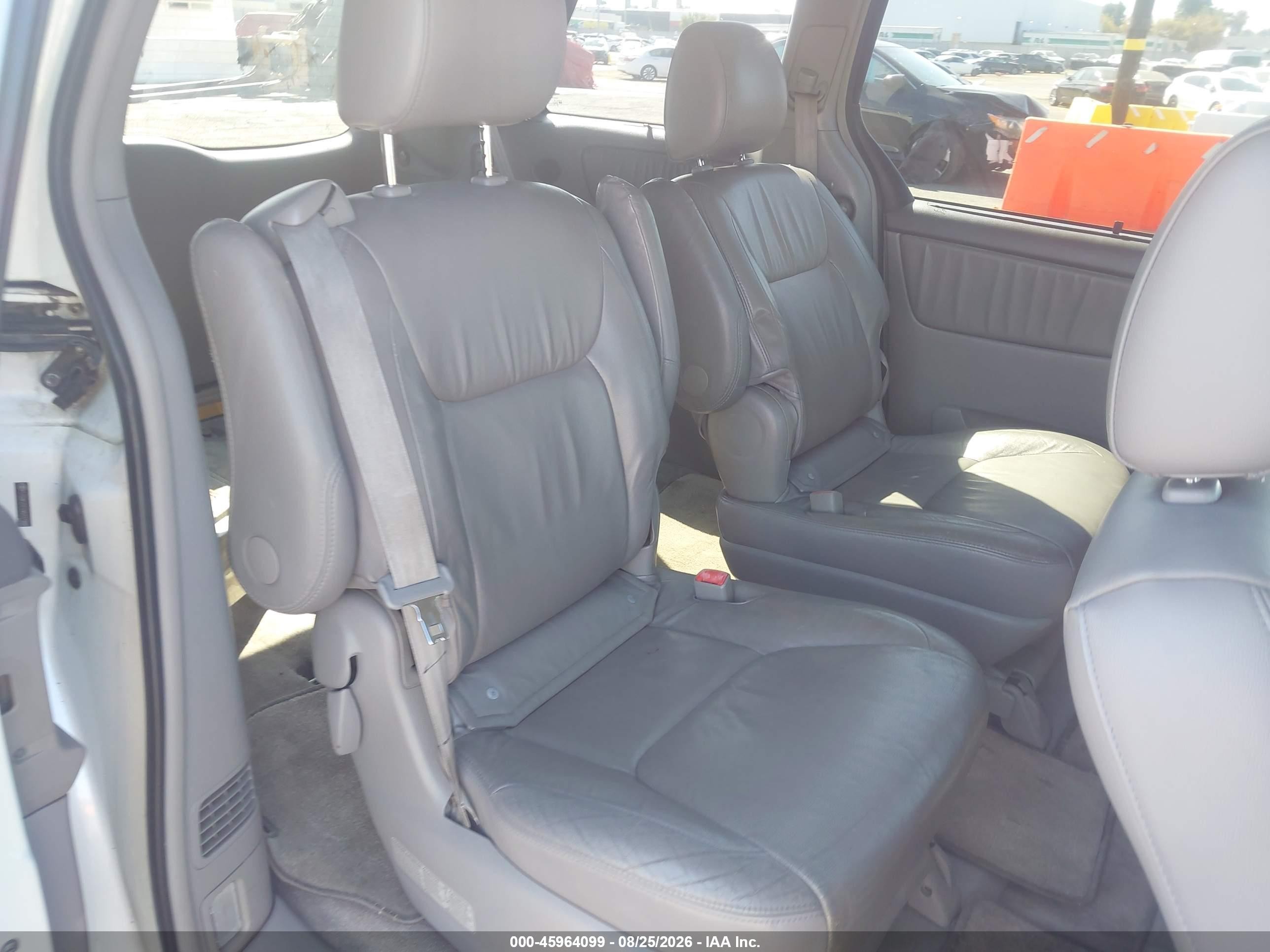2009 Toyota Sienna Xle White vin: 5TDZK22C59S227988