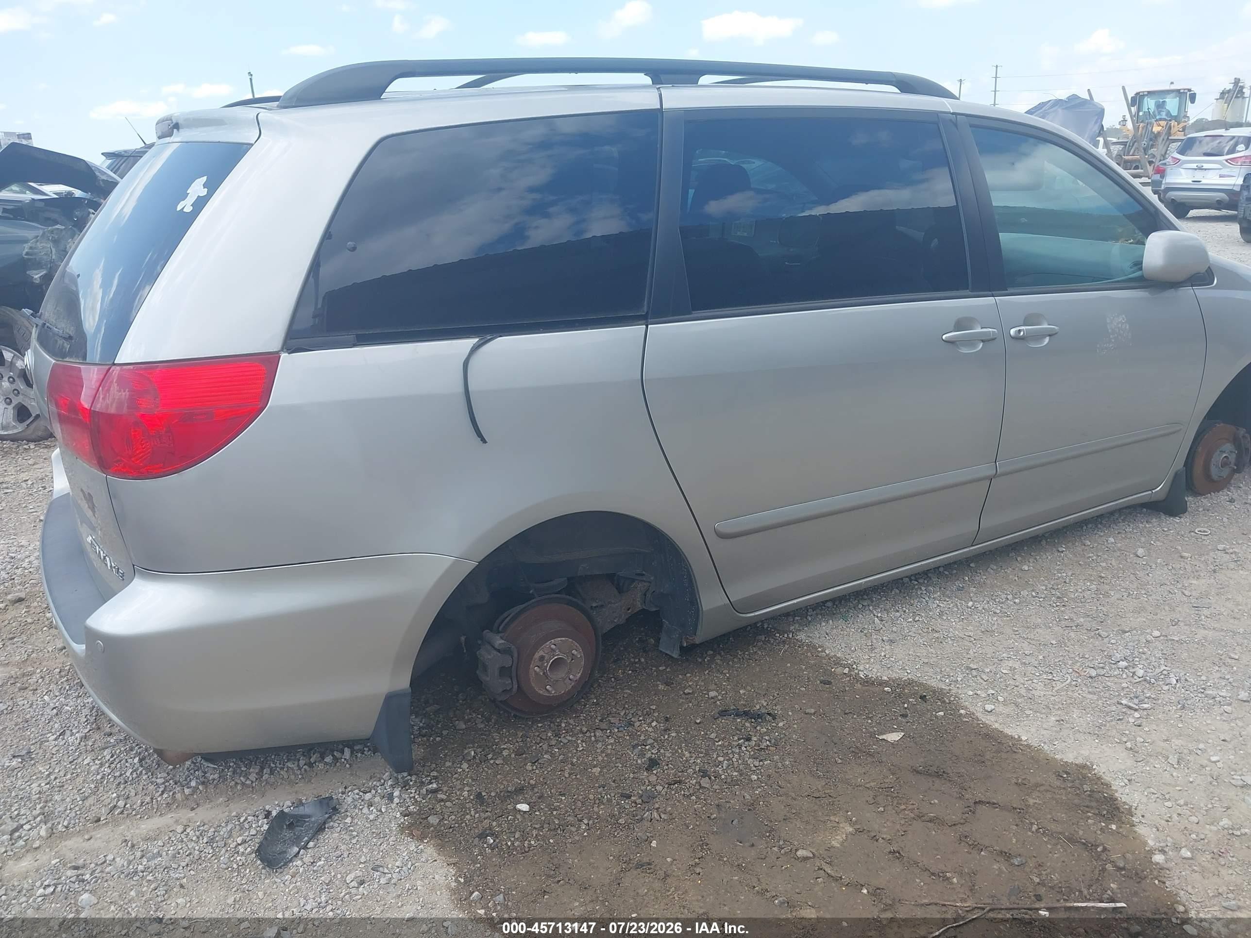 2009 Toyota Sienna Xle Silver vin: 5TDZK22C59S228946