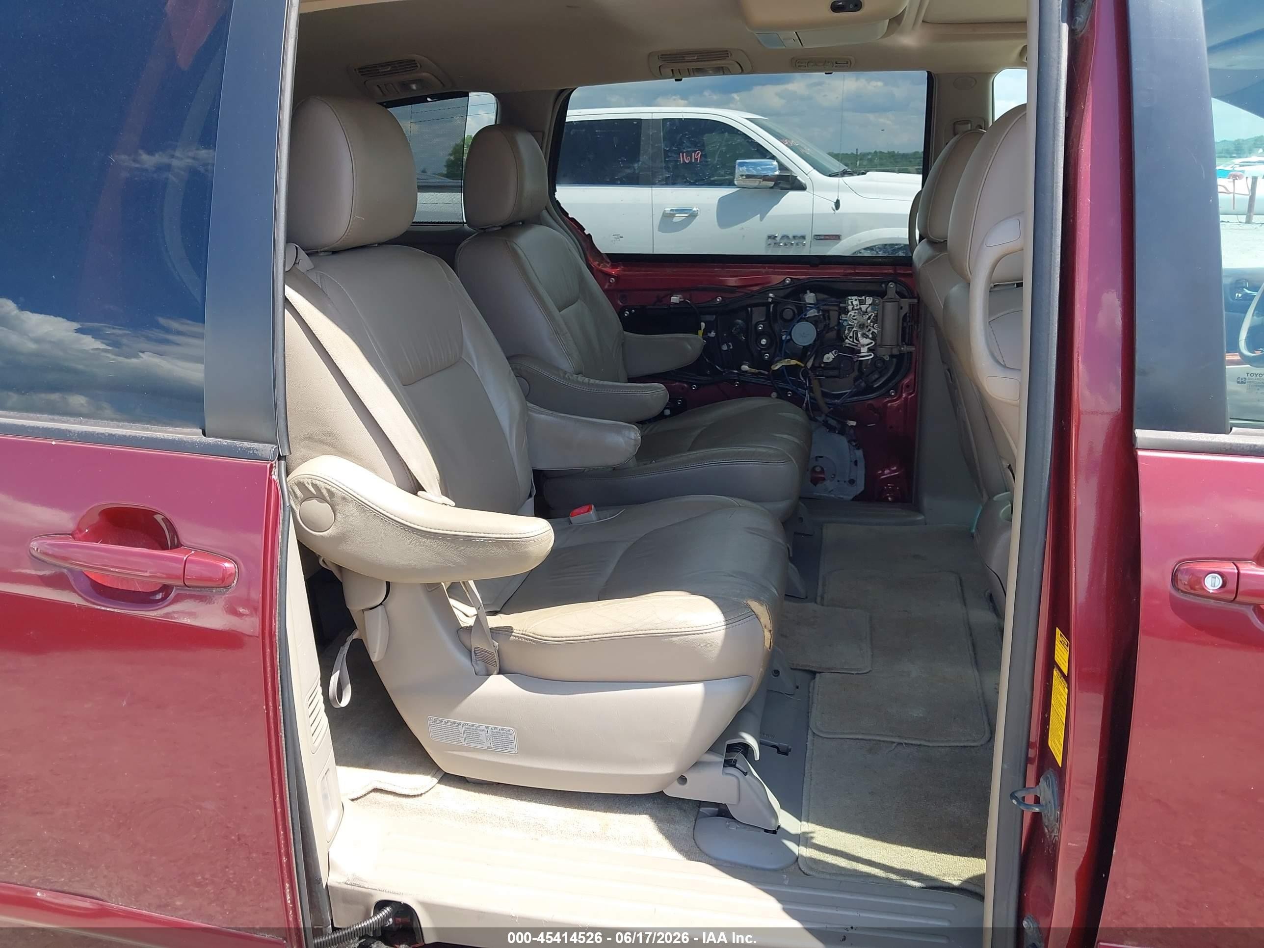2009 Toyota Sienna Xle Red vin: 5TDZK22C59S253913