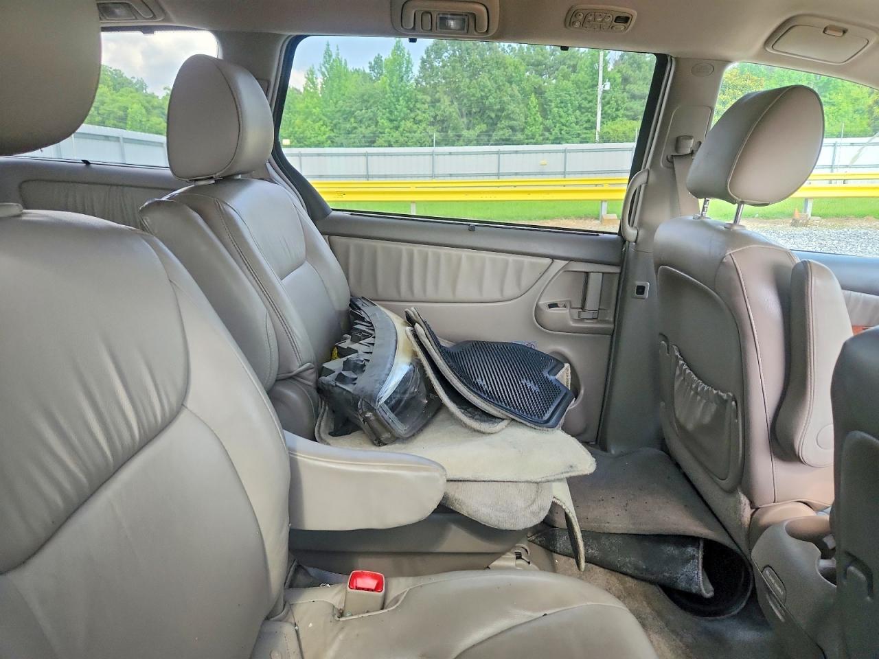 2009 Hyundai Sienna Xle Silver vin: 5TDZK22C59S262496