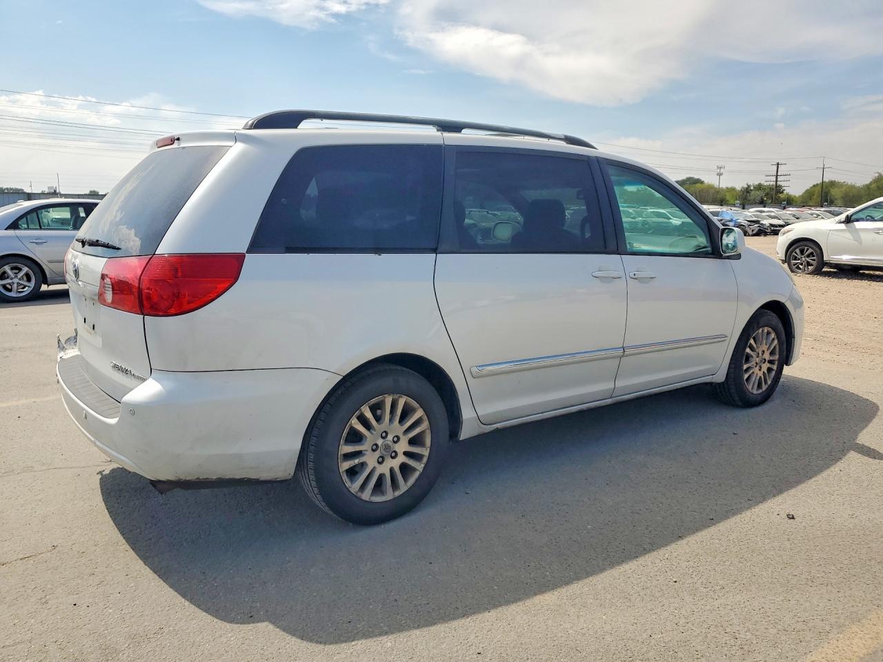 2007 Toyota Sienna Xle Limited 7-passenger White vin: 5TDZK22C67S056729