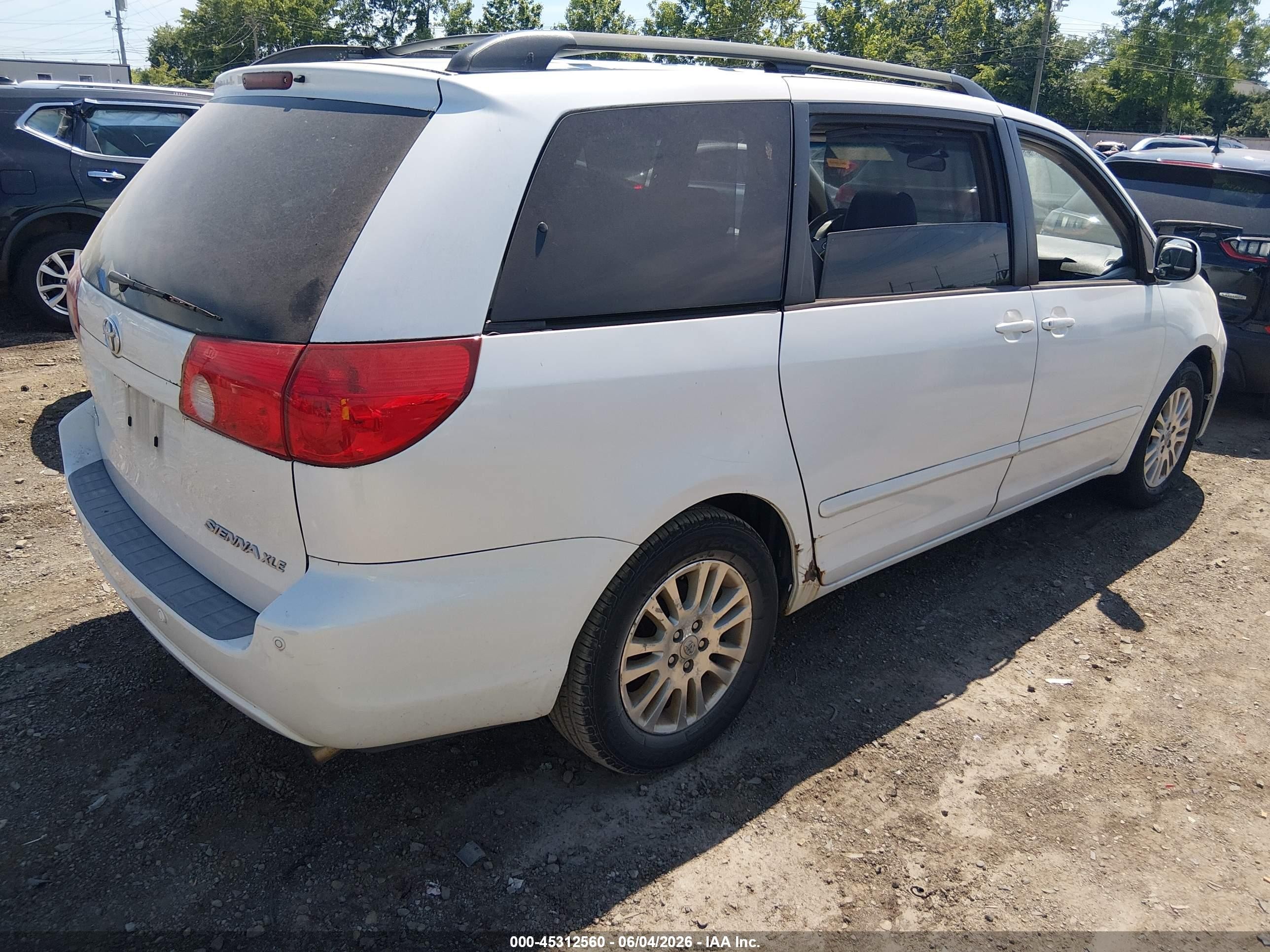 2007 Toyota Sienna Xle White vin: 5TDZK22C67S098169