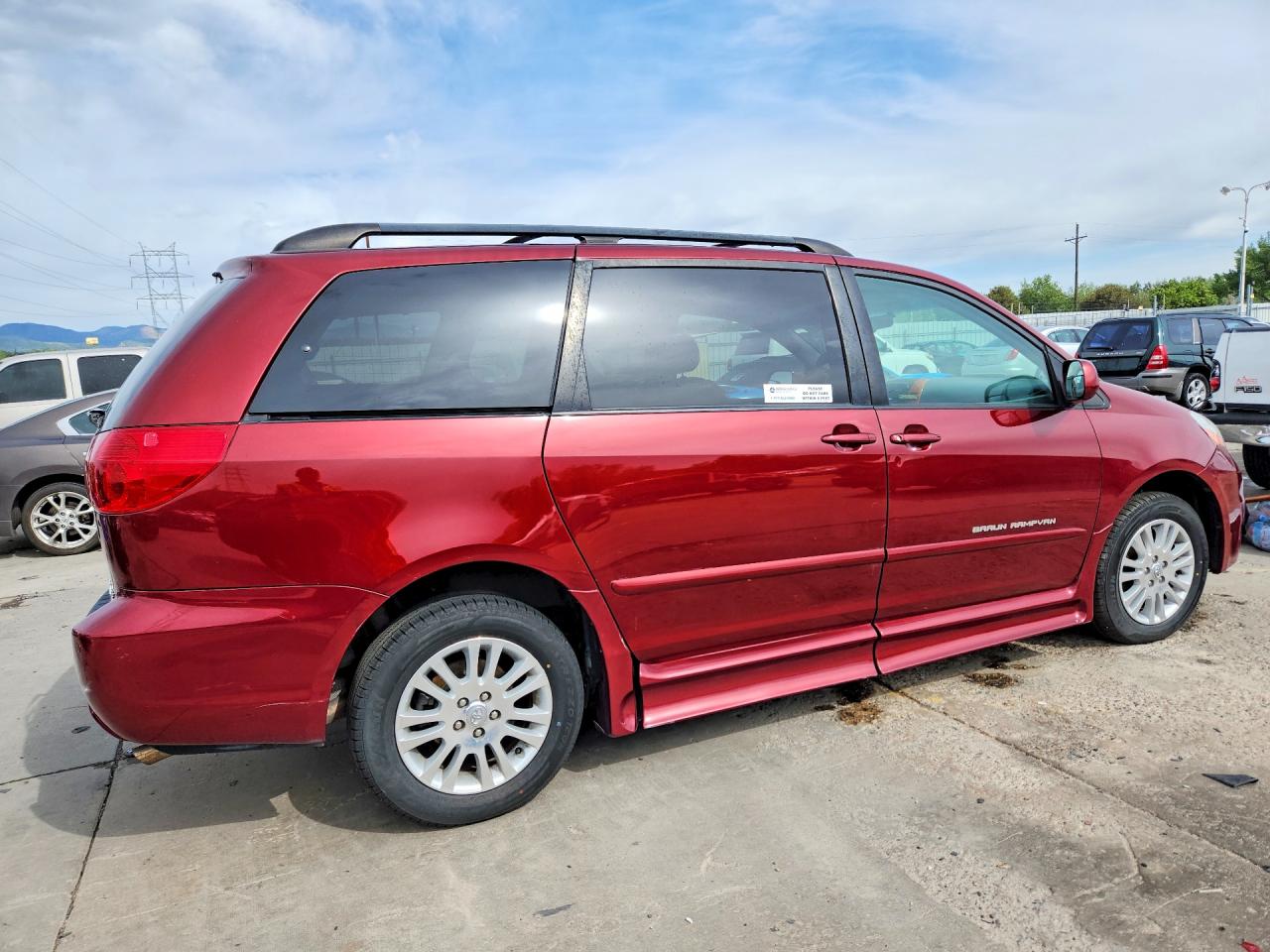 2008 Toyota Sienna Xle Burgundy vin: 5TDZK22C68S140311