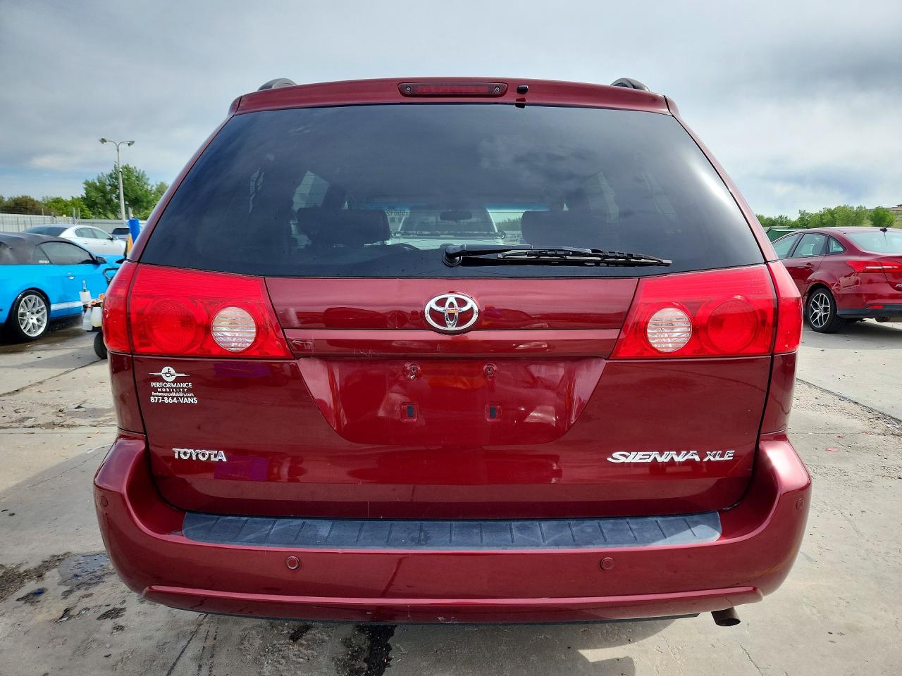 2008 Toyota Sienna Xle Burgundy vin: 5TDZK22C68S140311