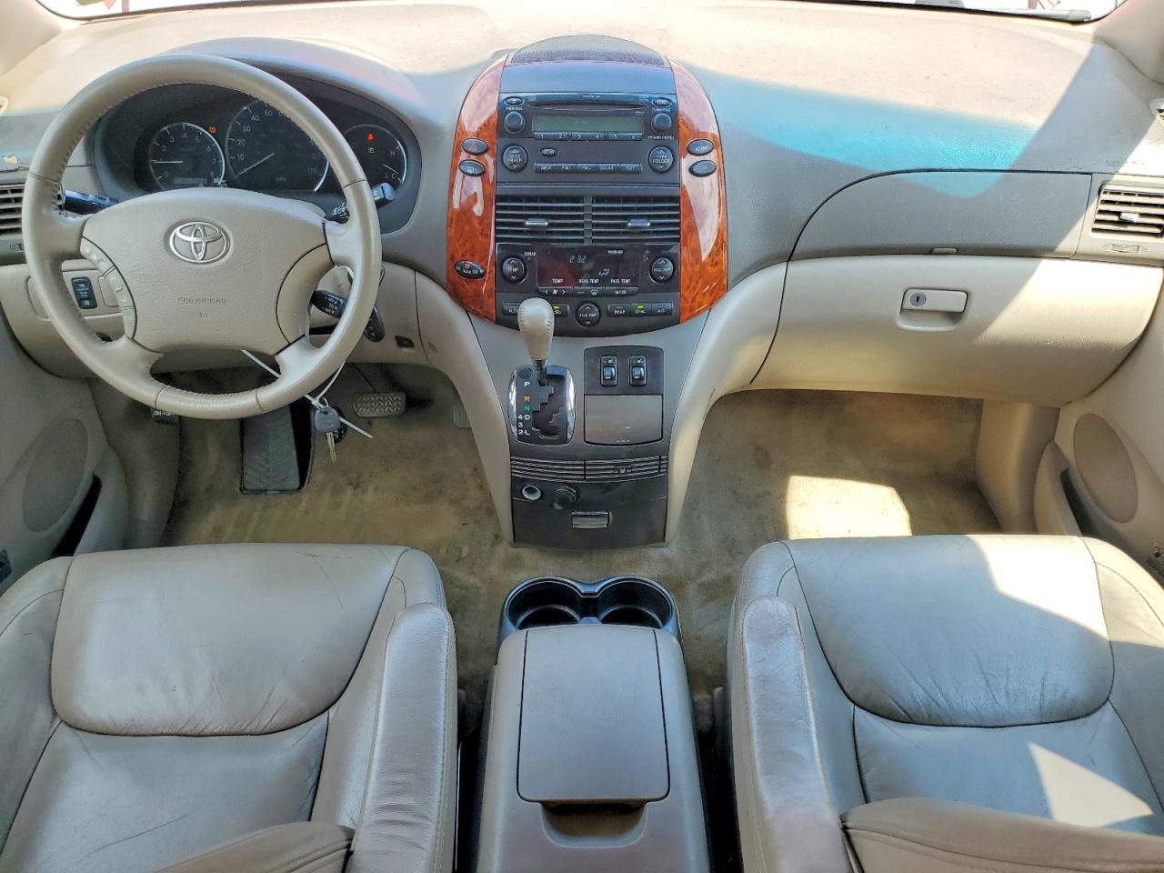 2008 Toyota Sienna Xle Red vin: 5TDZK22C68S190318