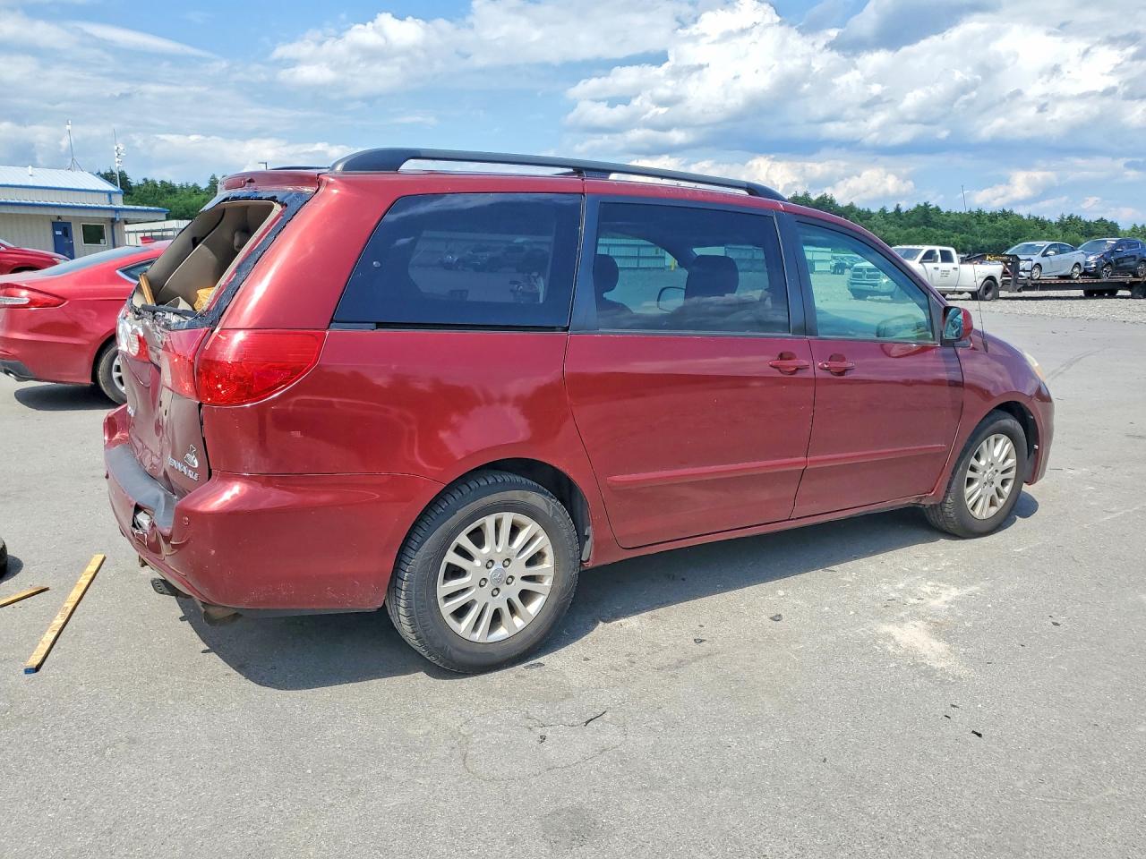 2008 Toyota Sienna Xle Red vin: 5TDZK22C68S190318