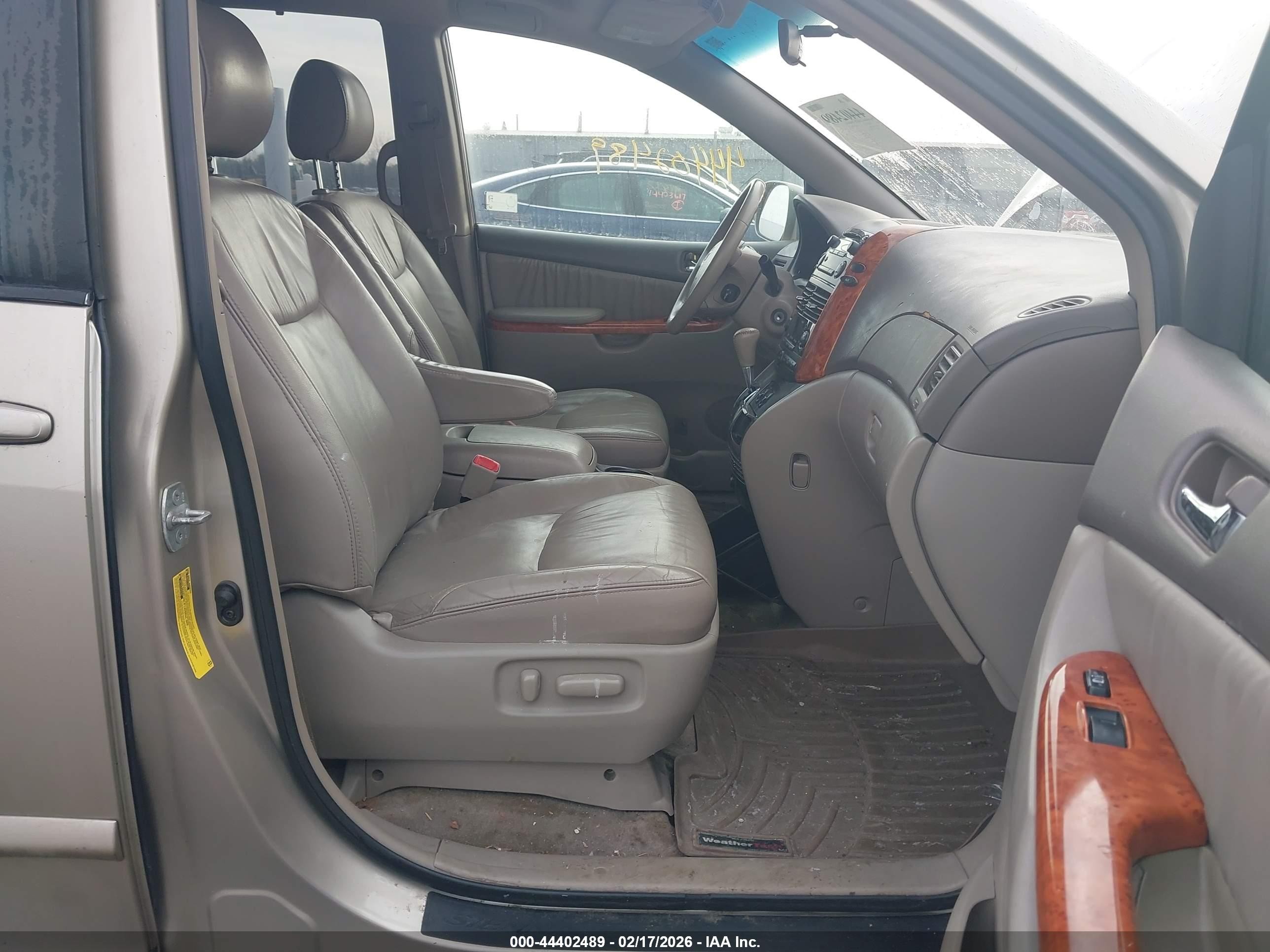 2008 Toyota Sienna Xle Gold vin: 5TDZK22C68S207487